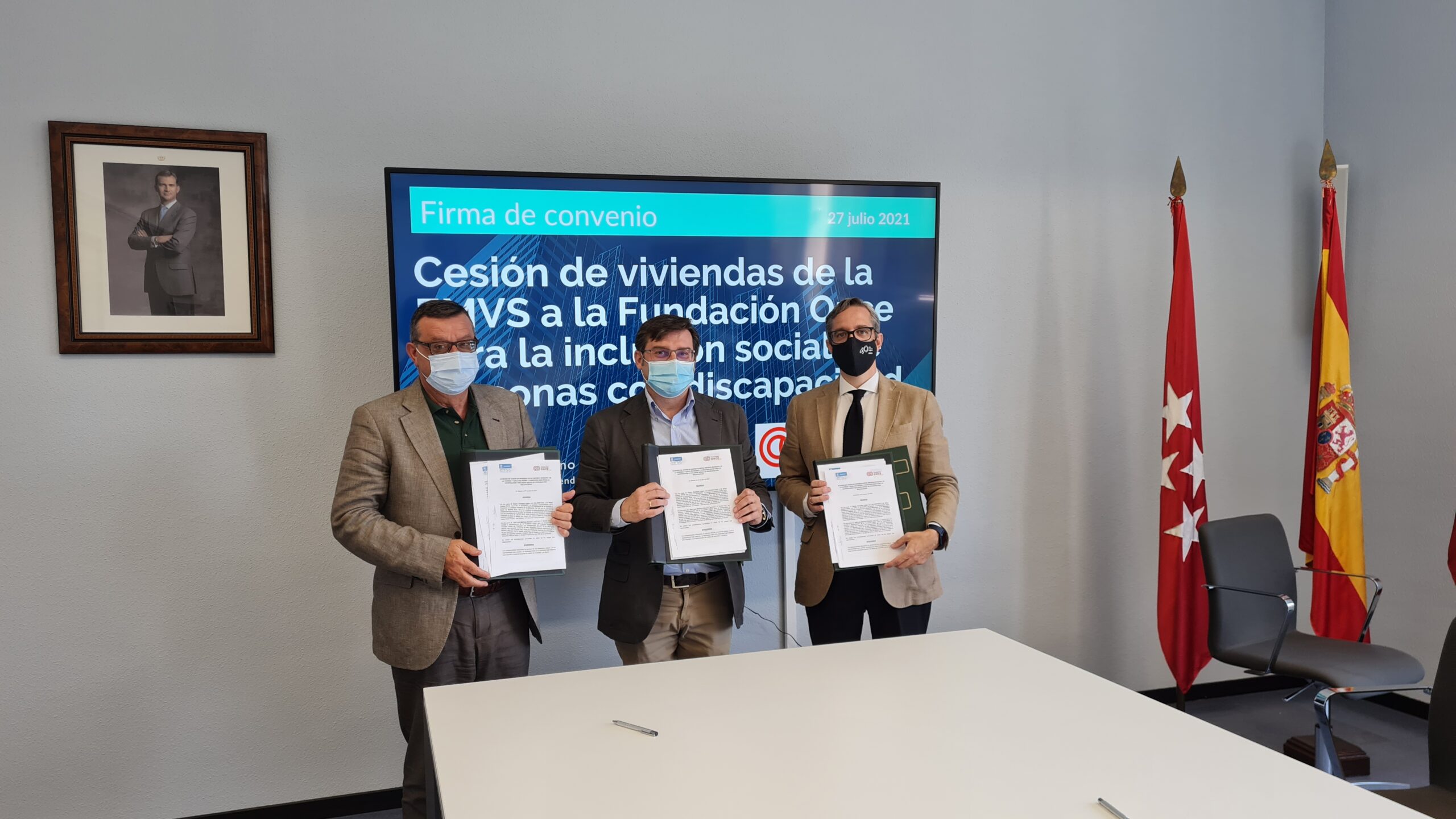 El Ayuntamiento cede cinco viviendas de la EMVS a la Fundación ONCE para fomentar la inclusión social de jóvenes con discapacidad