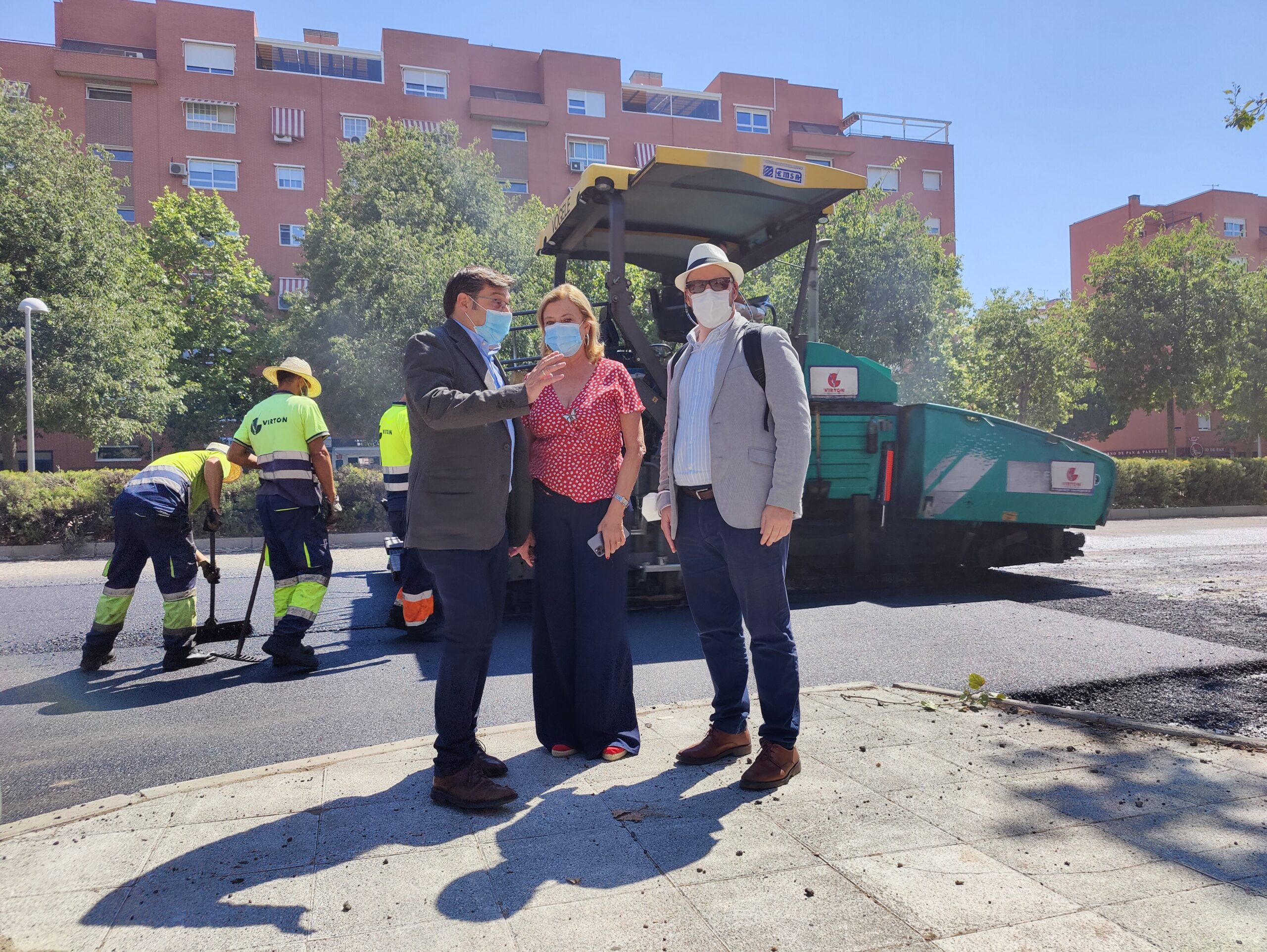 La Operación Asfalto 2021 renovará la calzada de 49 calles de Carabanchel