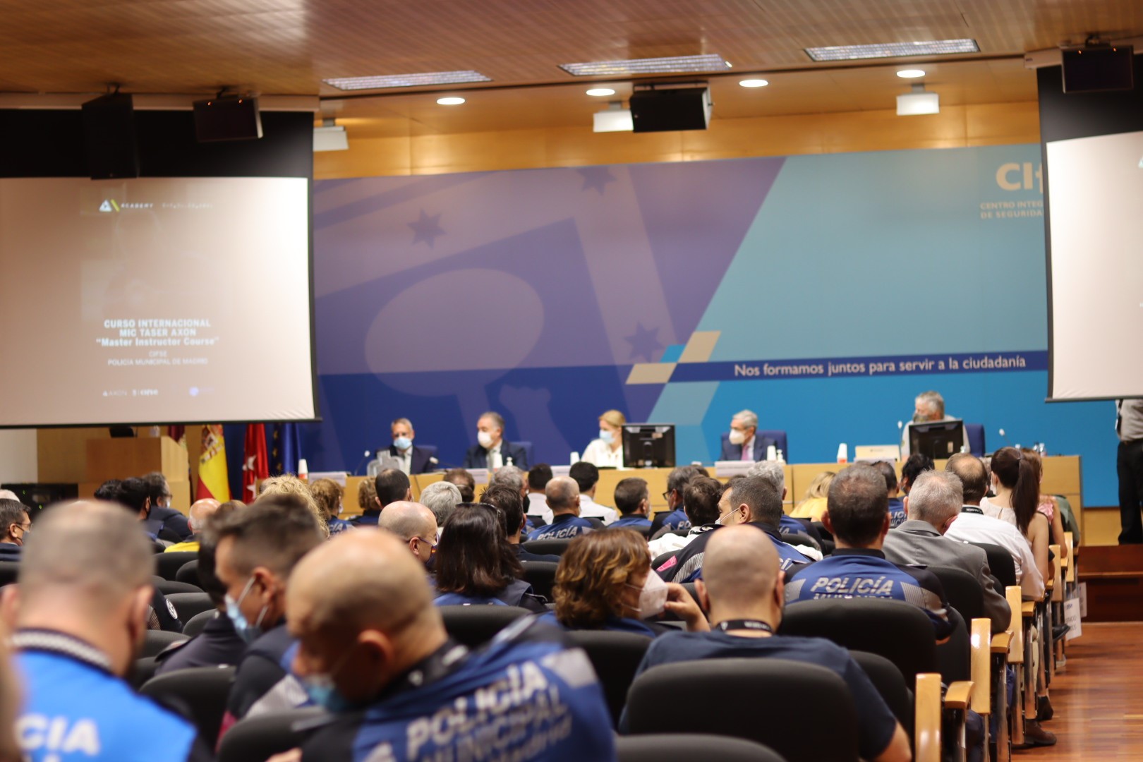Sanz subraya la dotación a la Policía Municipal “de los mejores medios para realizar su trabajo”, incluidos los dispositivos electrónicos de control