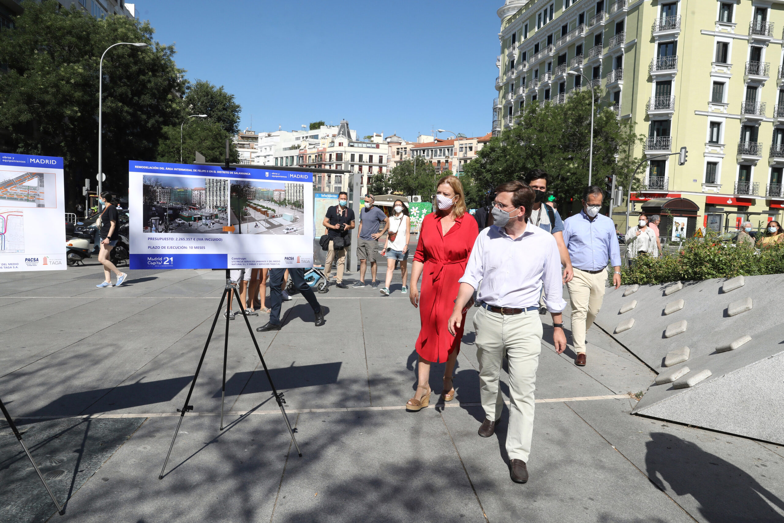 Almeida asegura en su visita a la remodelación de Felipe II que “este tipo de obras son imprescindibles para mejorar la calidad de vida”