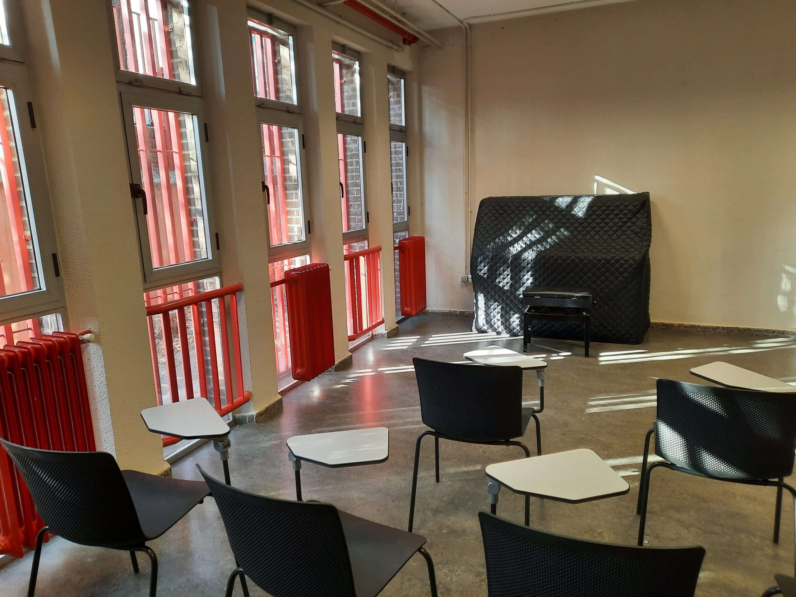 Aniorte visita las instalaciones de la nueva Escuela Municipal de Música de Ciudad Lineal