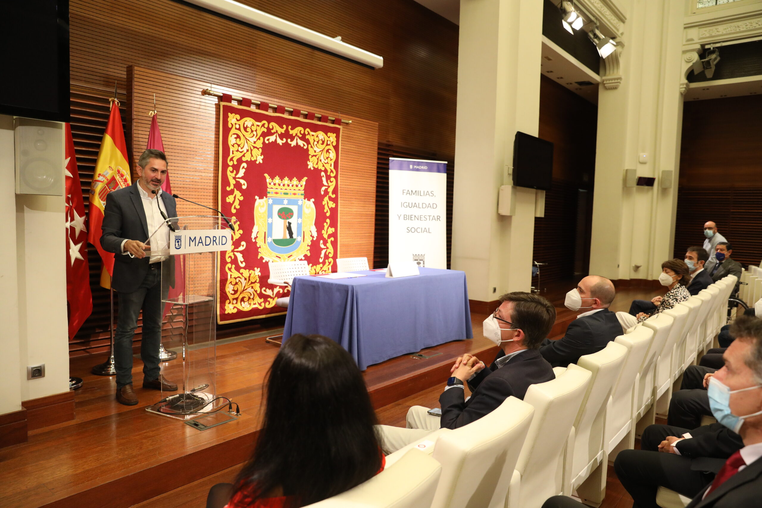 El Ayuntamiento y Ferrovial Servicios firman un convenio para la inserción laboral de víctimas de violencia de género y de explotación sexual