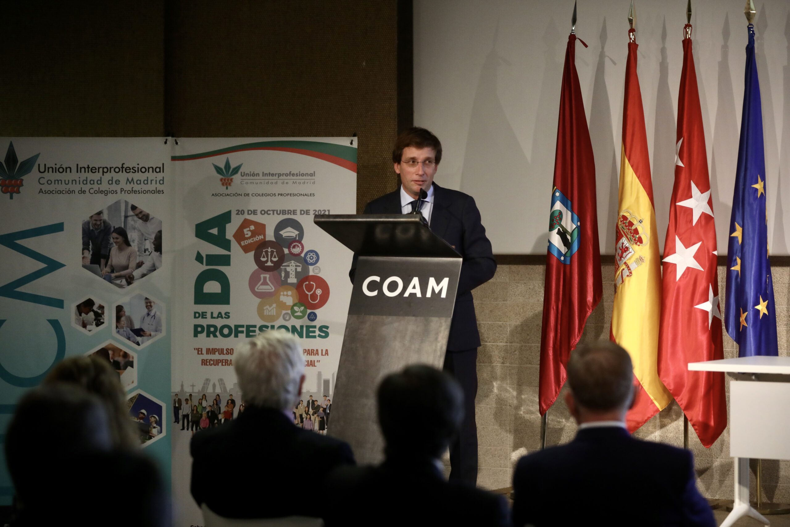 Almeida dedica el premio de Oro UICM 2021 al Ayuntamiento de Madrid por el duro trabajo realizado durante la pandemia