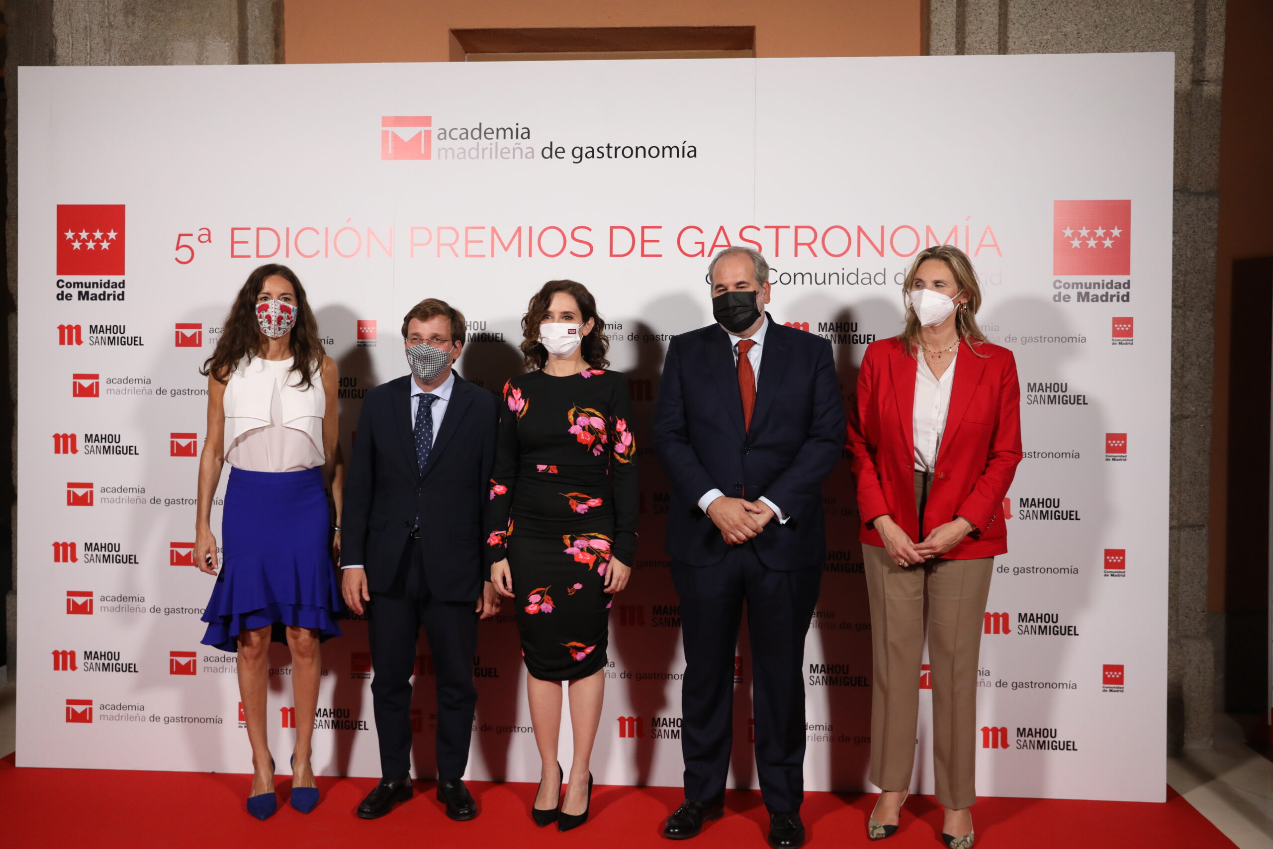 Almeida elogia a la gastronomía madrileña por convertir a Madrid en capital de “calidad, diversidad y variedad de la alimentación”