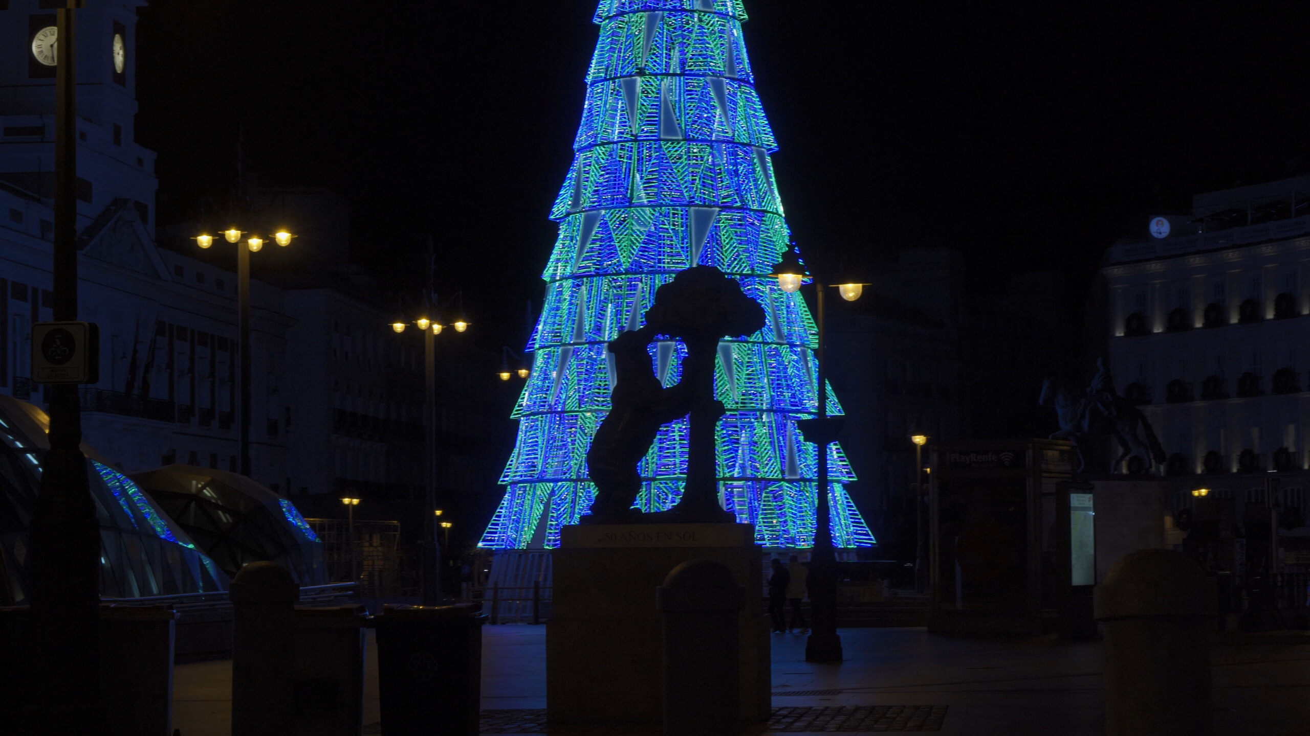 El Ayuntamiento reforzará el alumbrado navideño para contribuir al impulso comercial y turístico de la ciudad