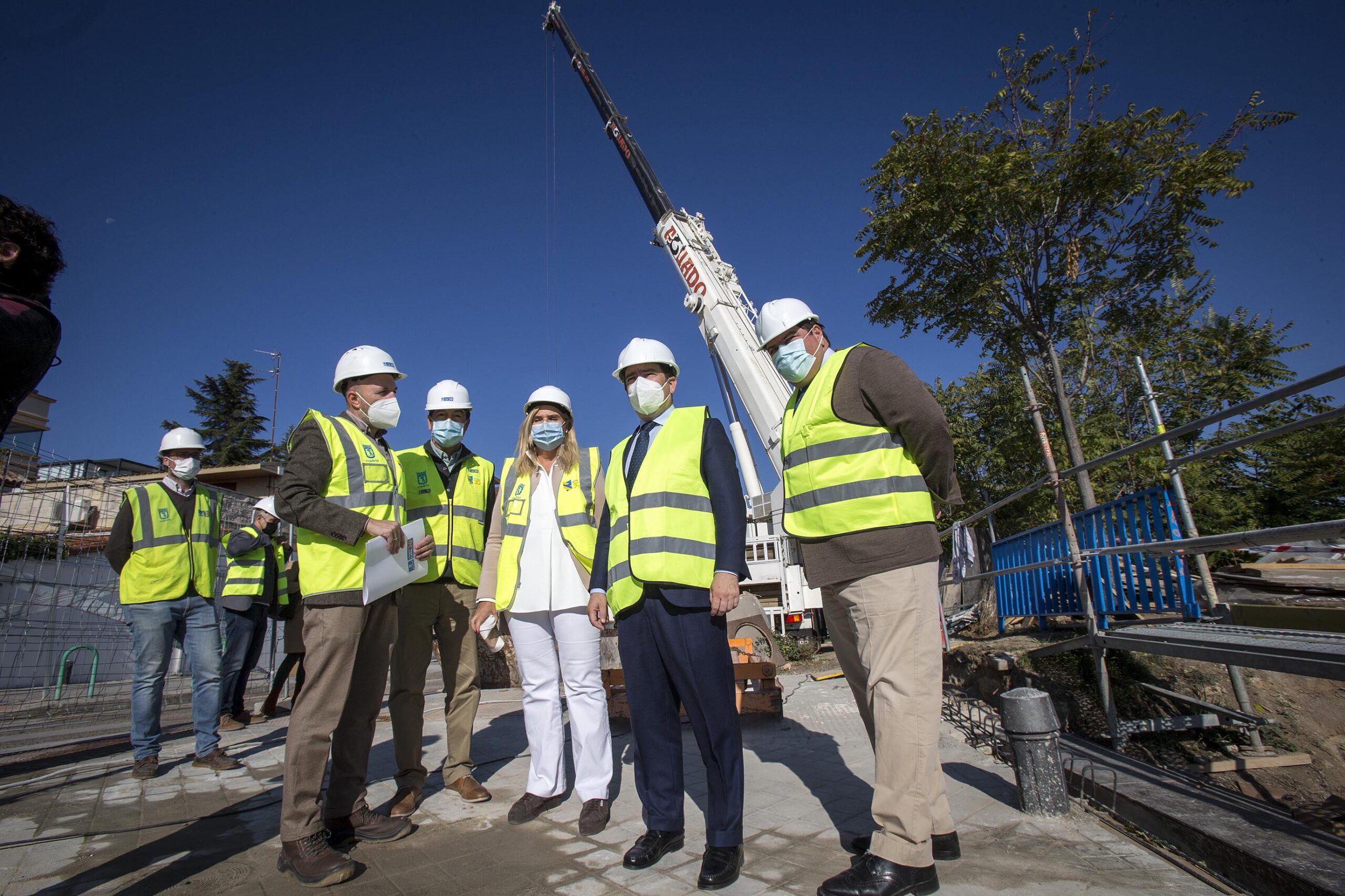 El Ayuntamiento rehabilita la pasarela peatonal del puente de la Cea para subsanar sus deficiencias