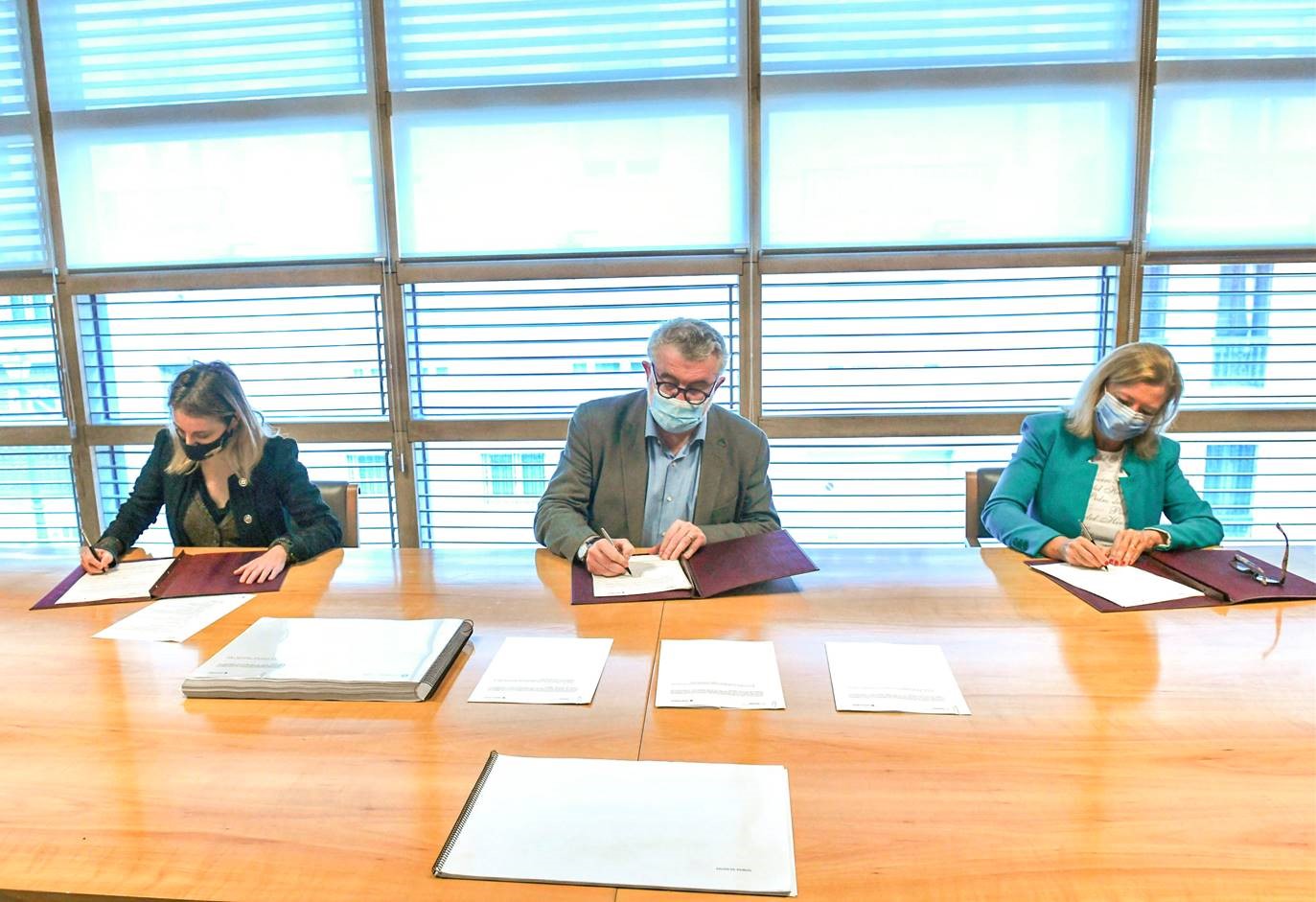 El Ayuntamiento y el Museo del Prado firman un convenio para mejorar el entorno del Salón de Reinos