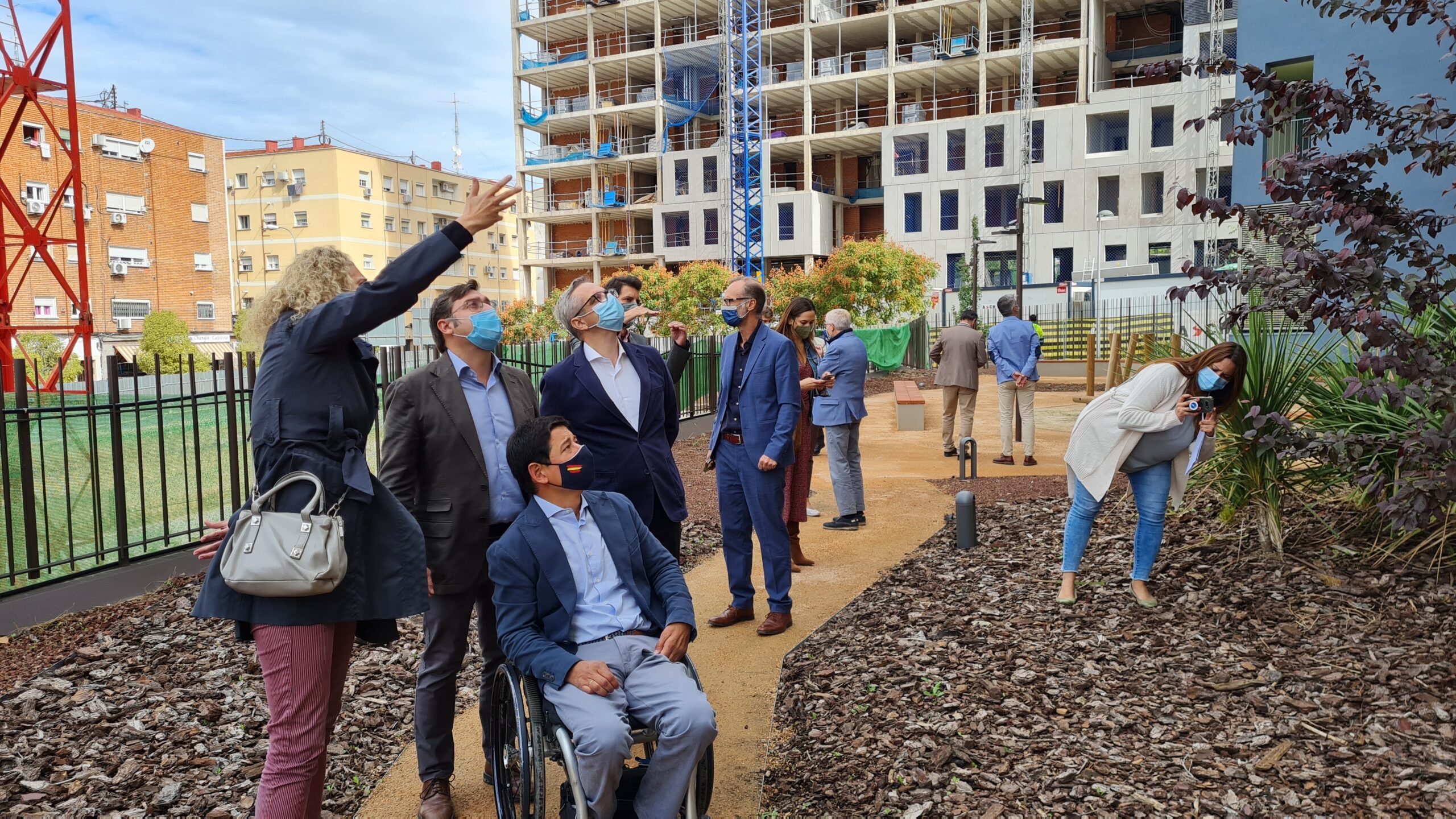 González visita una promoción de la EMVS con 100 viviendas en Puente de Vallecas que acogerá los primeros inquilinos próximamente