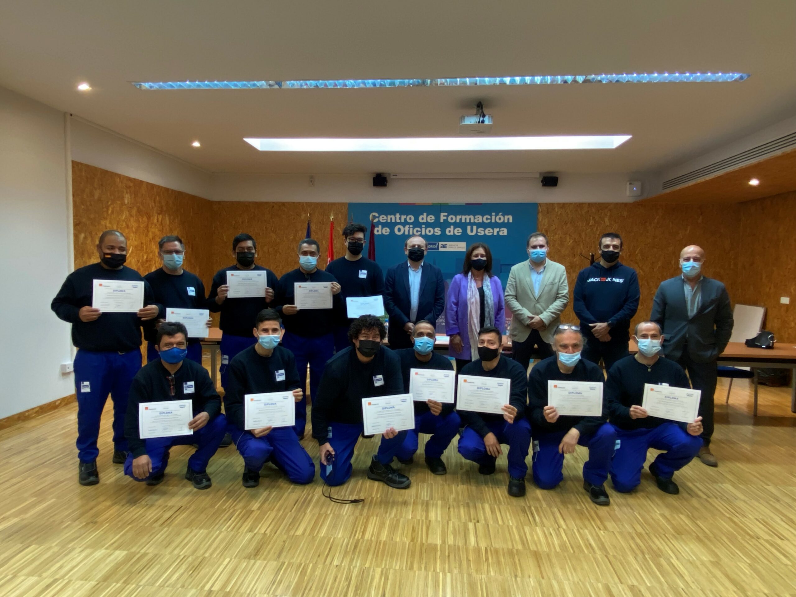La Agencia para el Empleo entrega los diplomas del curso de instalador de fibra óptica
