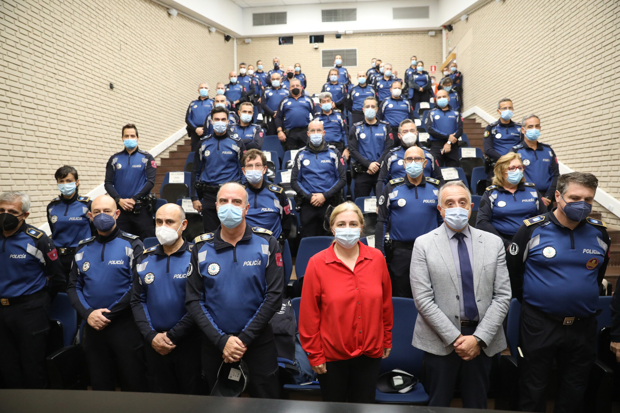 Los agentes tutores de la Policía Municipal se incorporan a los operativos contra los botellones