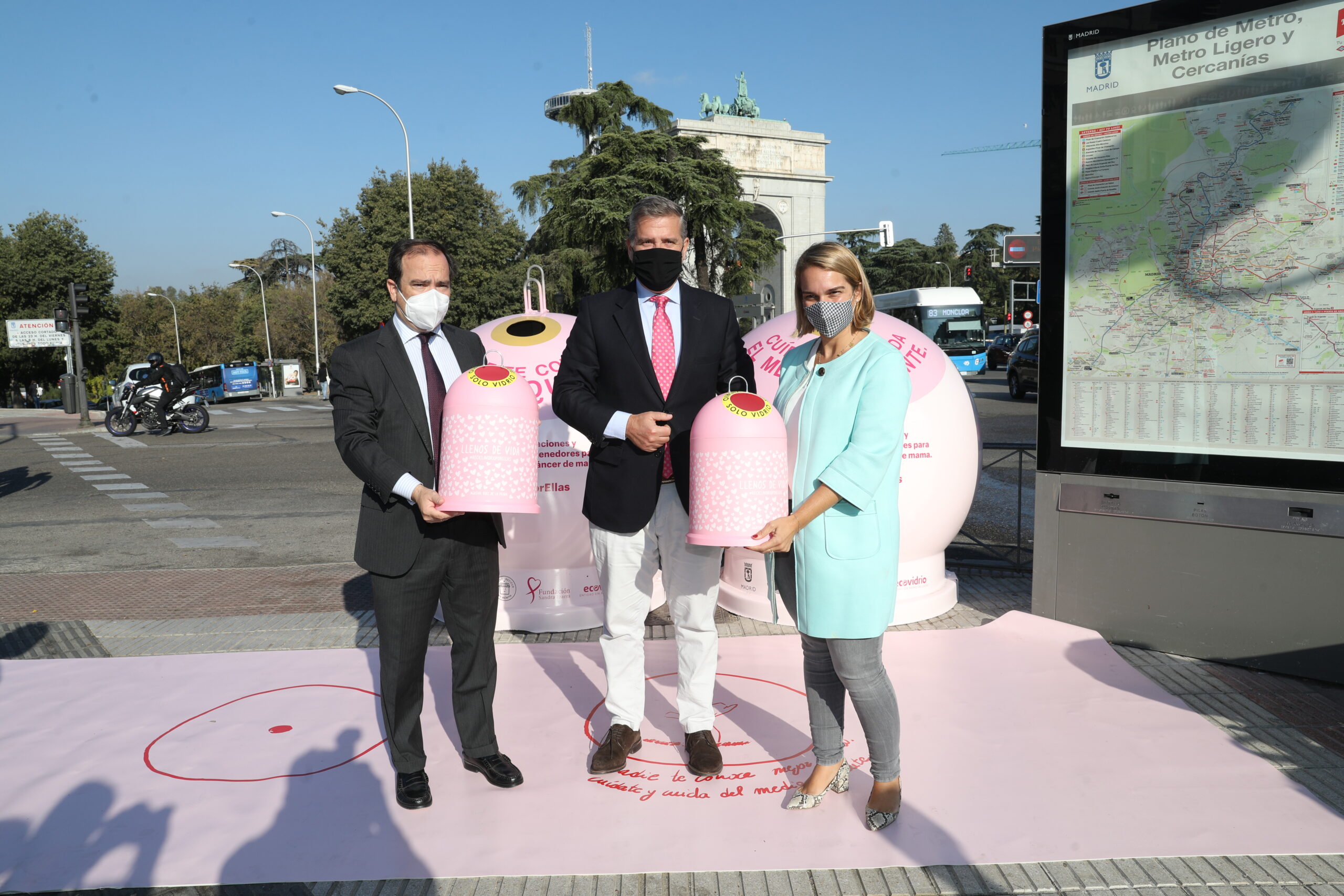 Madrid contará con 42 contenedores rosas de la campaña ‘Recicla vidrio por ellas’