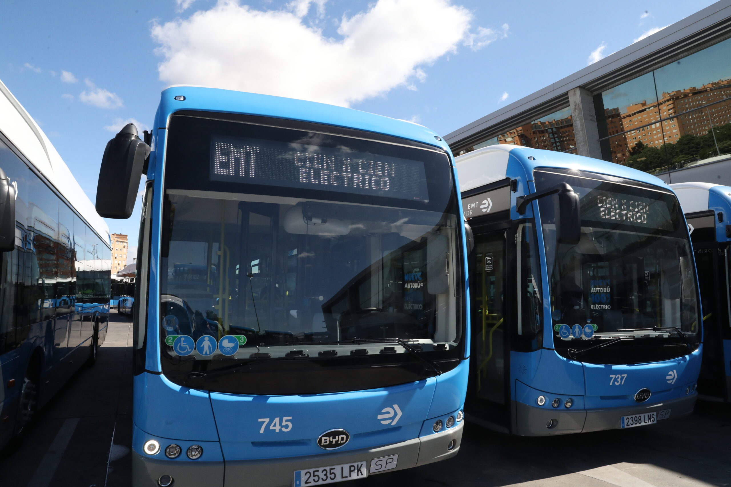 Viajar en los autobuses de la EMT será gratis viernes, sábado y domingo del Black Friday