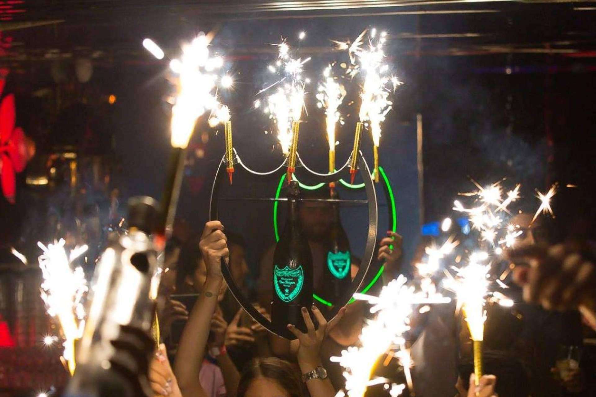 Amplia variedad de bengalas para eventos en Petardos AM