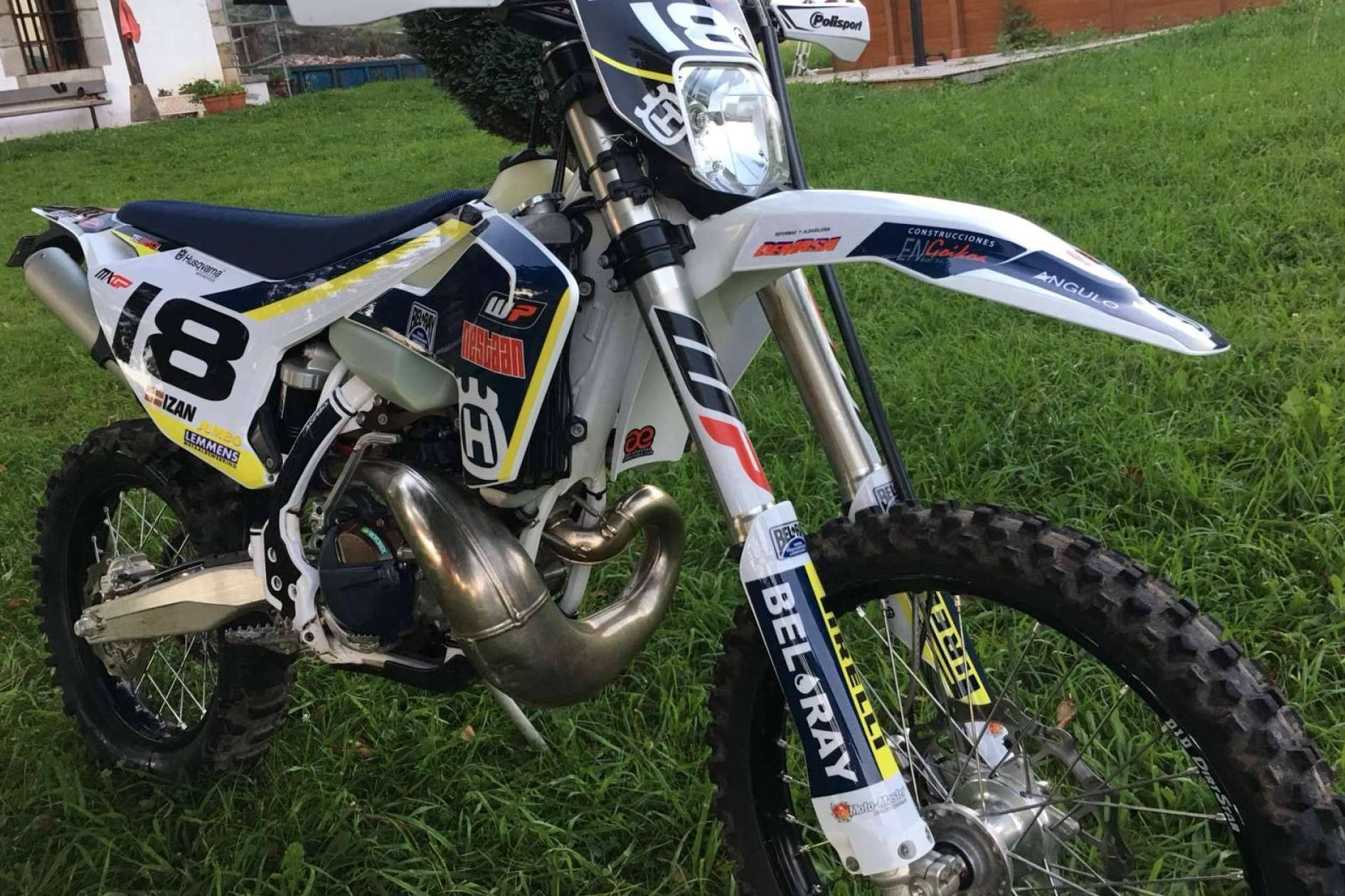 Adhesivos y plásticos para motos off road, con ADHESIVOSEMBARRADOS