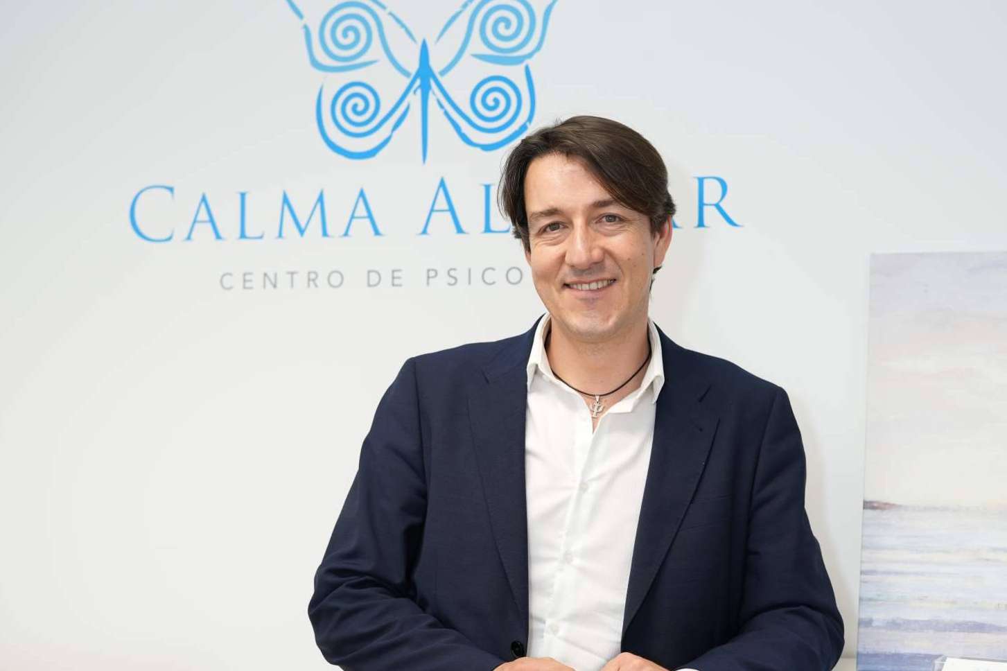 ¿Qué sucede si no se ofrece atención psicológica a una persona en riesgo de suicidio, según Calma Al Mar?