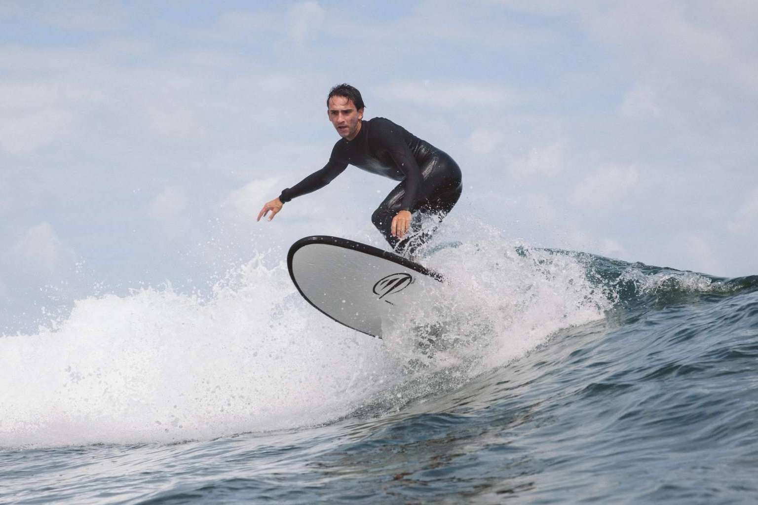 Flysurf ofrece tablas de surf innovadoras para todos los niveles y estilos de olas