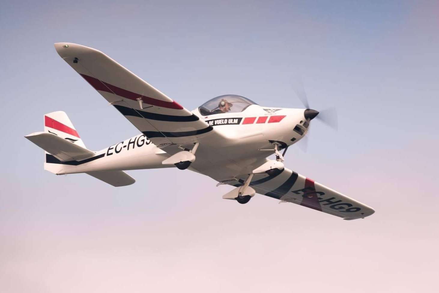 Conocer la evolución de los aviones ultraligeros hasta el Skyleader 200