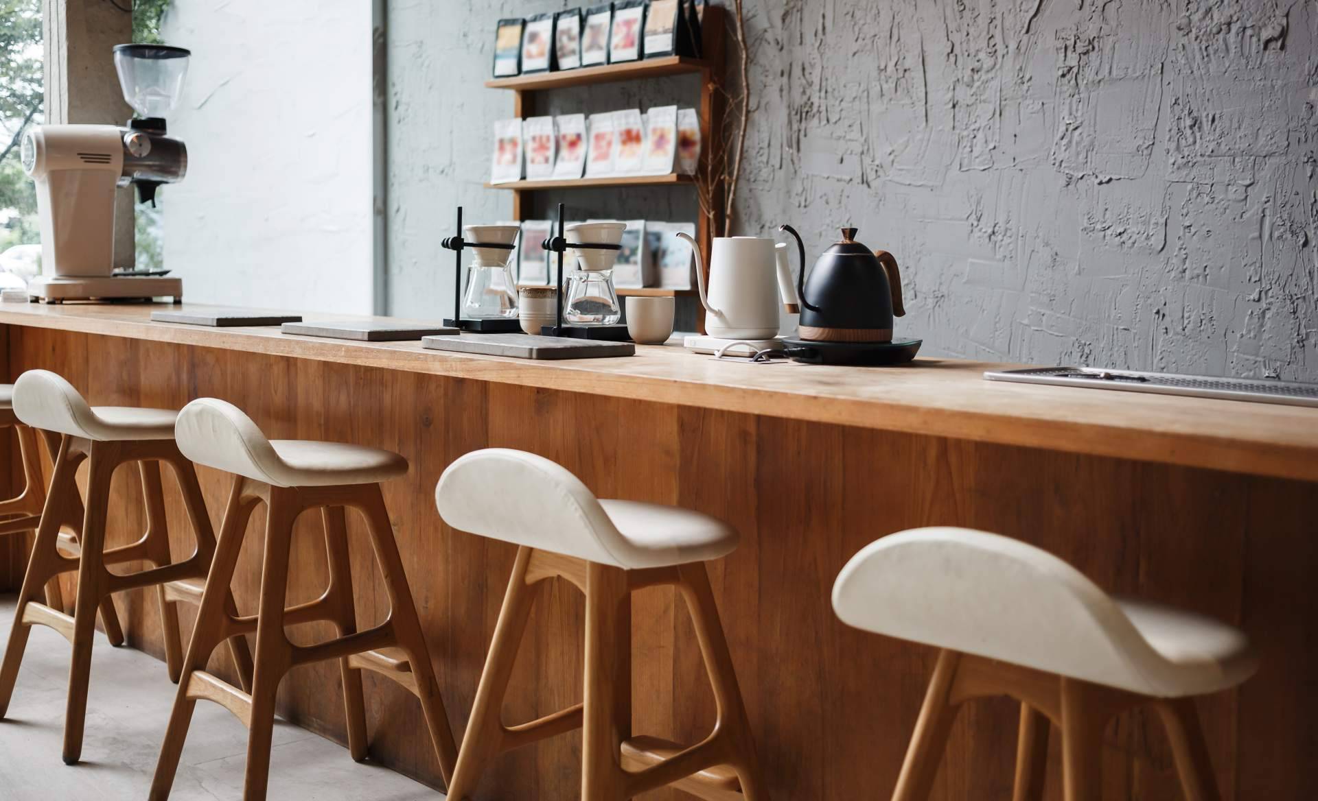 Interiorismo de bares y cafeterías con INDAStudio