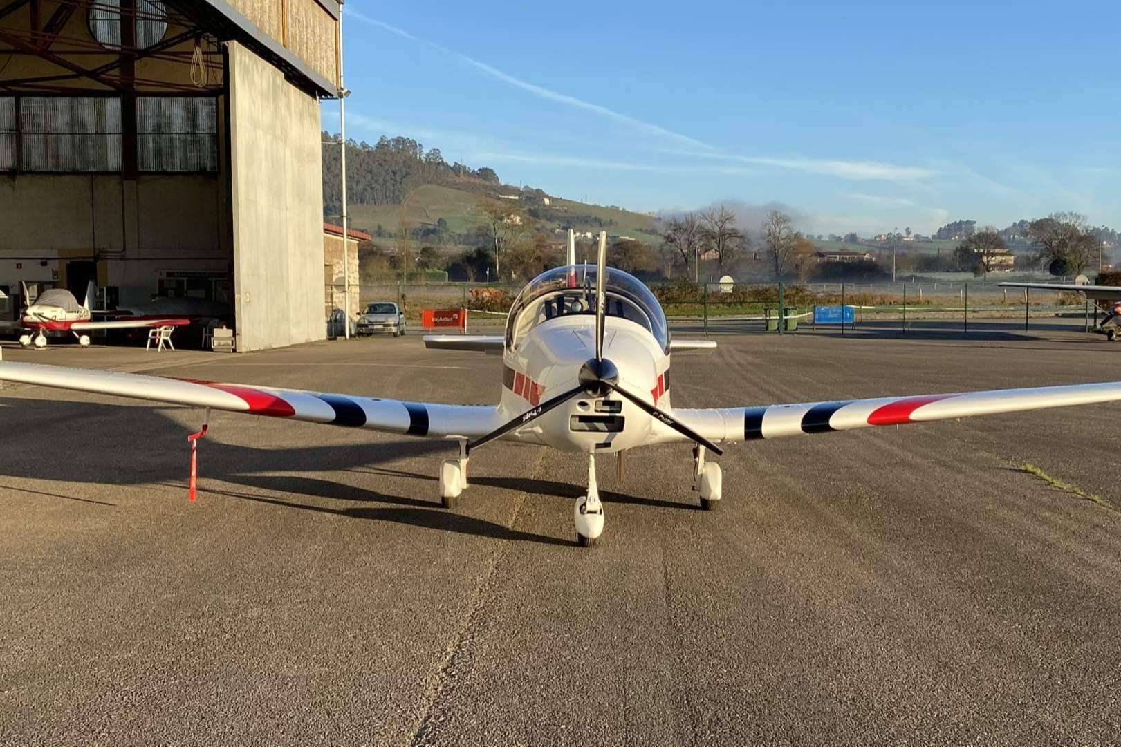 Ser piloto por un día y sobrevolar la costa asturiana gracias a Asturfly