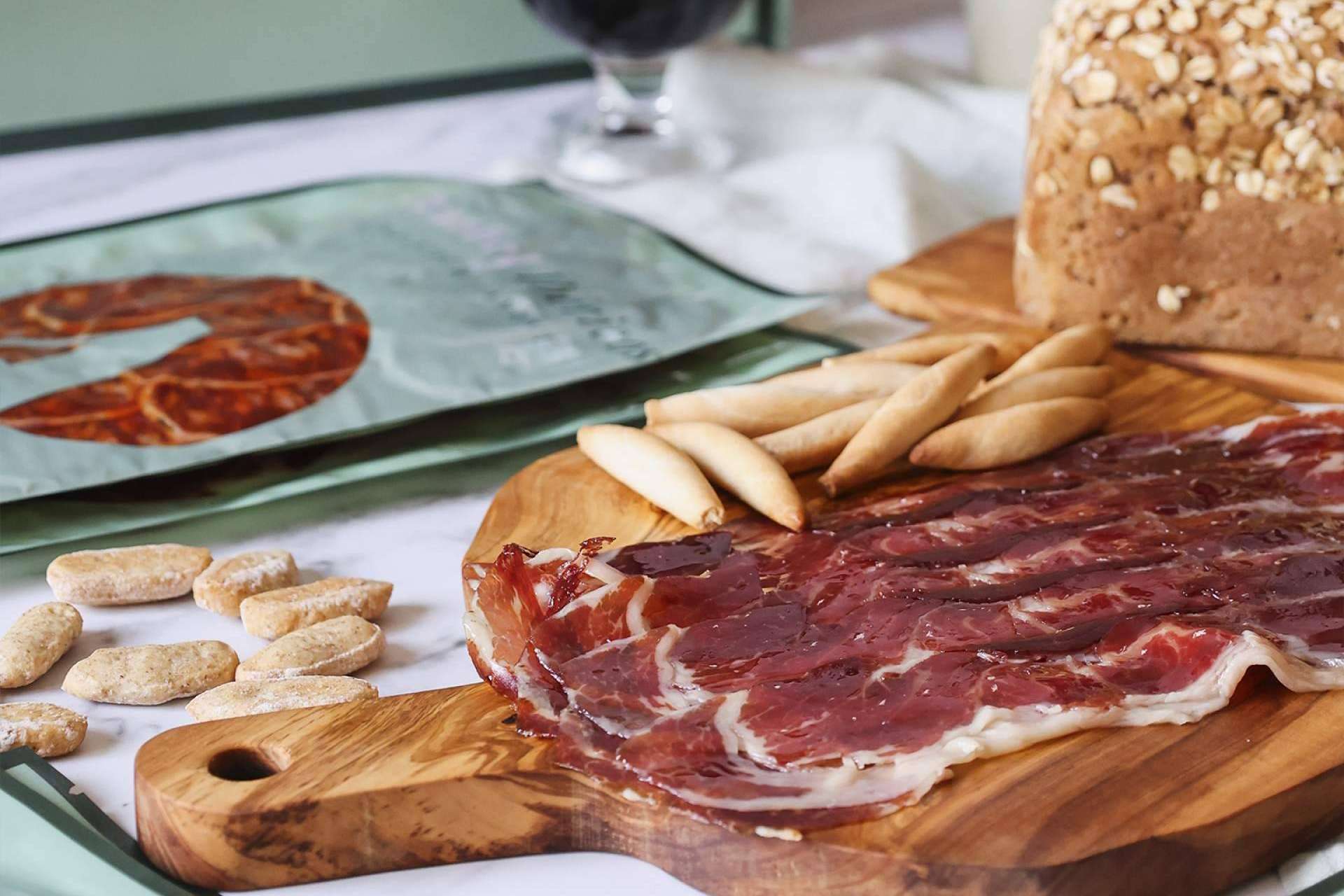Anabel Ibéricos ofrece su pack ibérico como una excelente alternativa para regalar