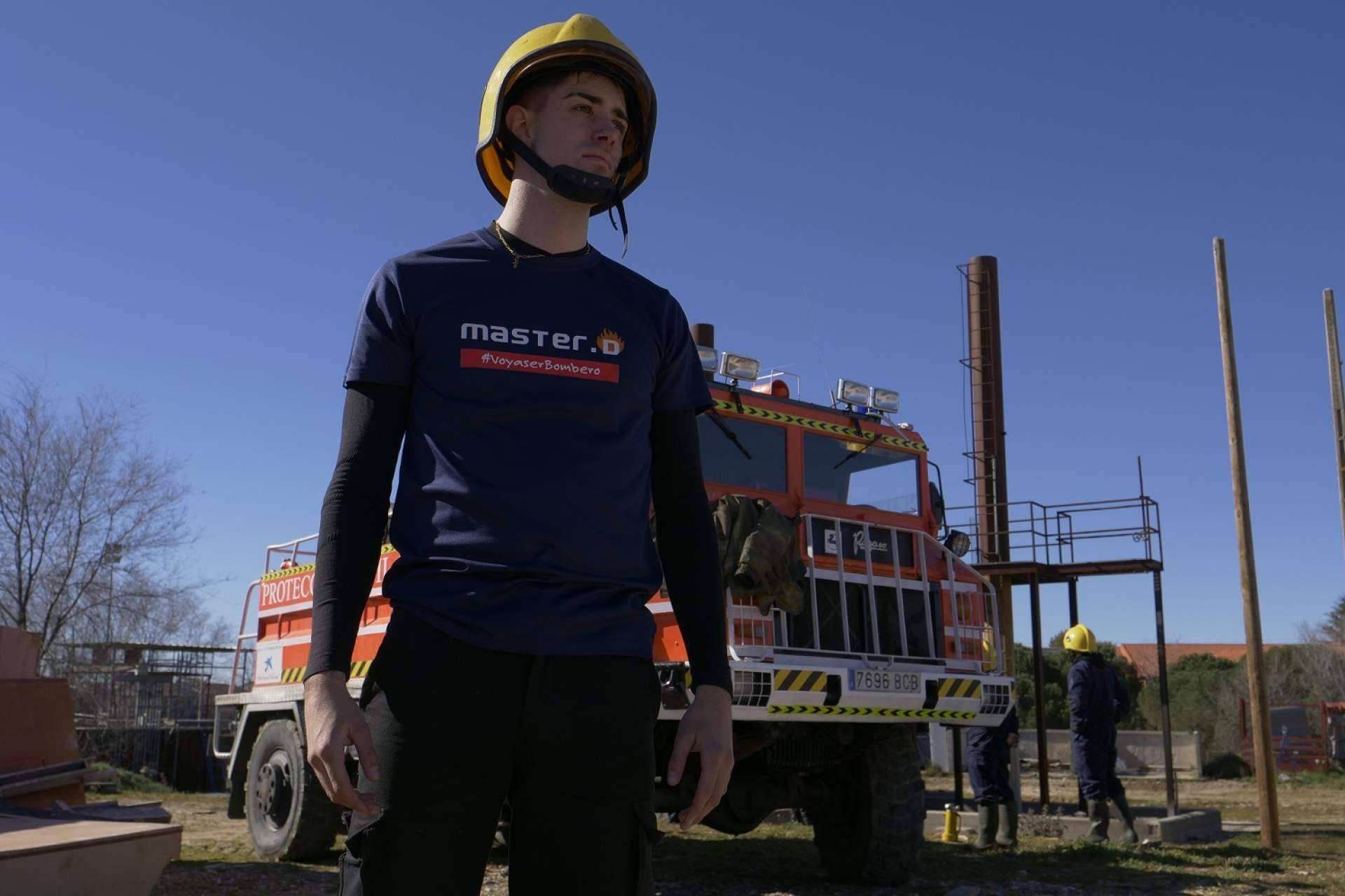 Estos son los requisitos para opositar a bombero y bombero forestal en 2024, según Opobusca