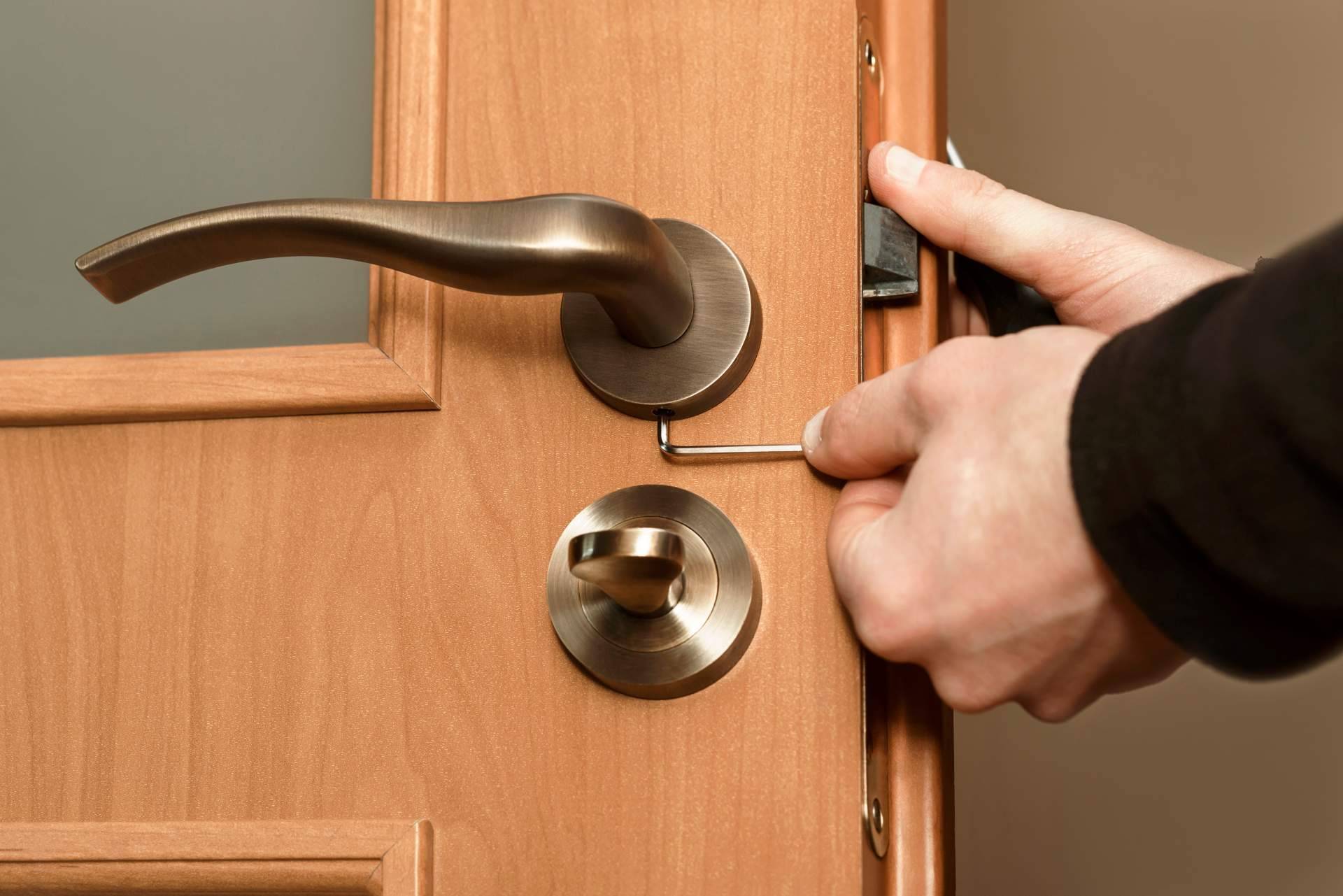 Soluciones González; servicios de cerrajería las 24 horas en Alicante y Elche