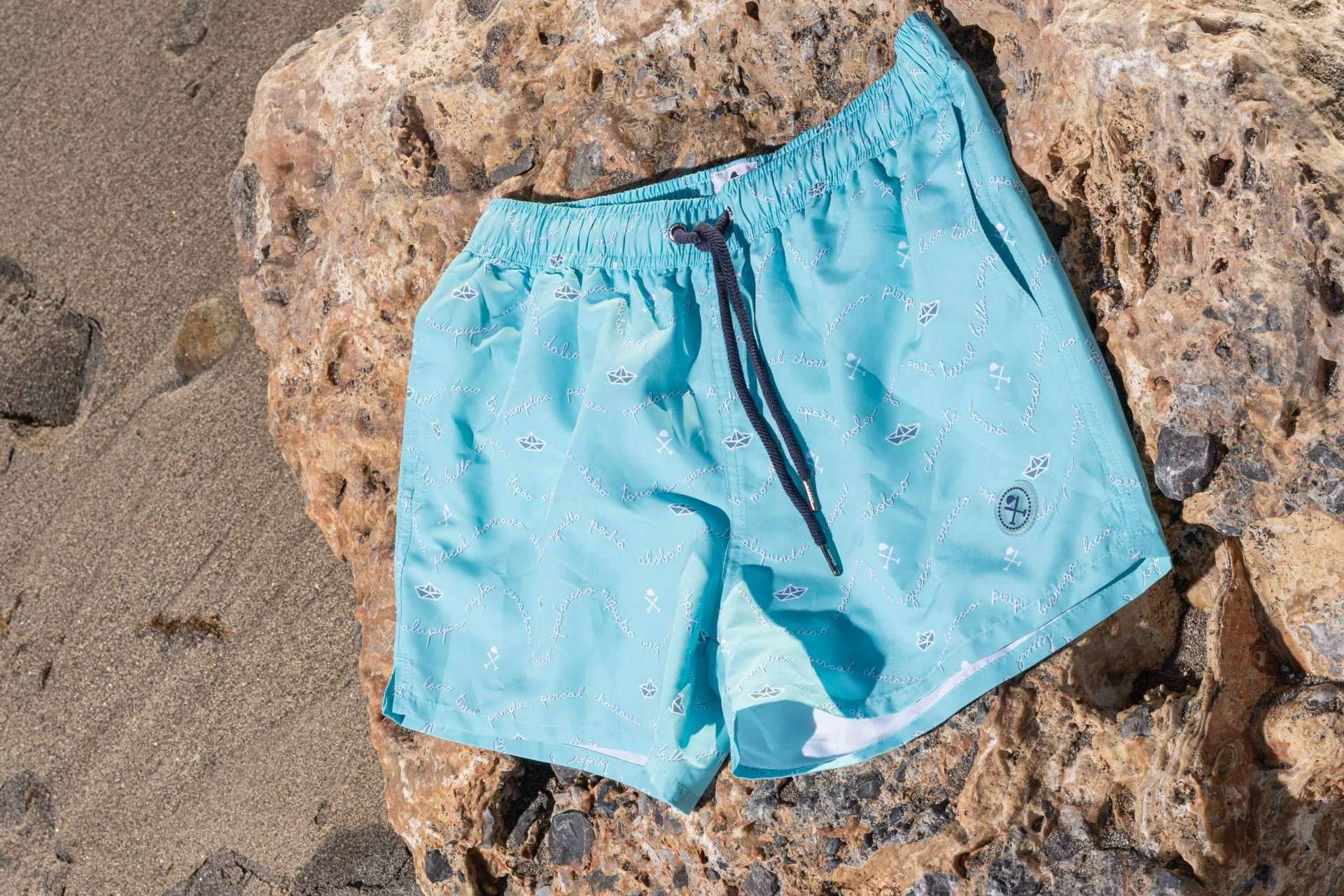 Málaga se viste de Harper&Neyer con su nuevo bañador