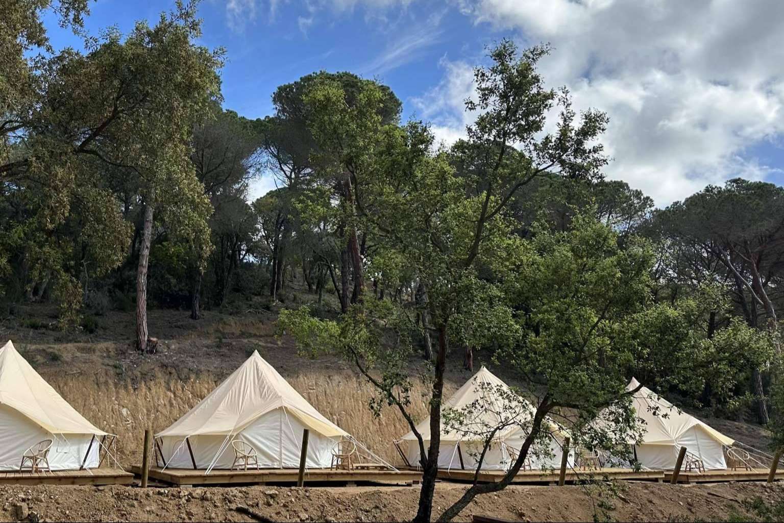 Apertura de Nueva Zona de Glamping en Tossa de Mar; Un Proyecto de Daniel Costa Corella