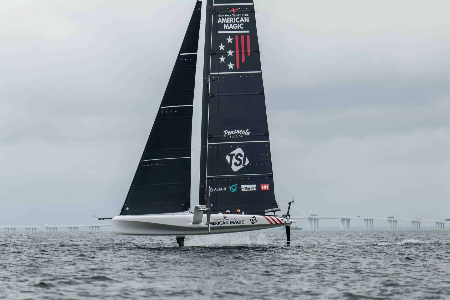 Un barco volador impulsado por IA competirá por la Copa América planeando a 96 km/h gracias a Altair