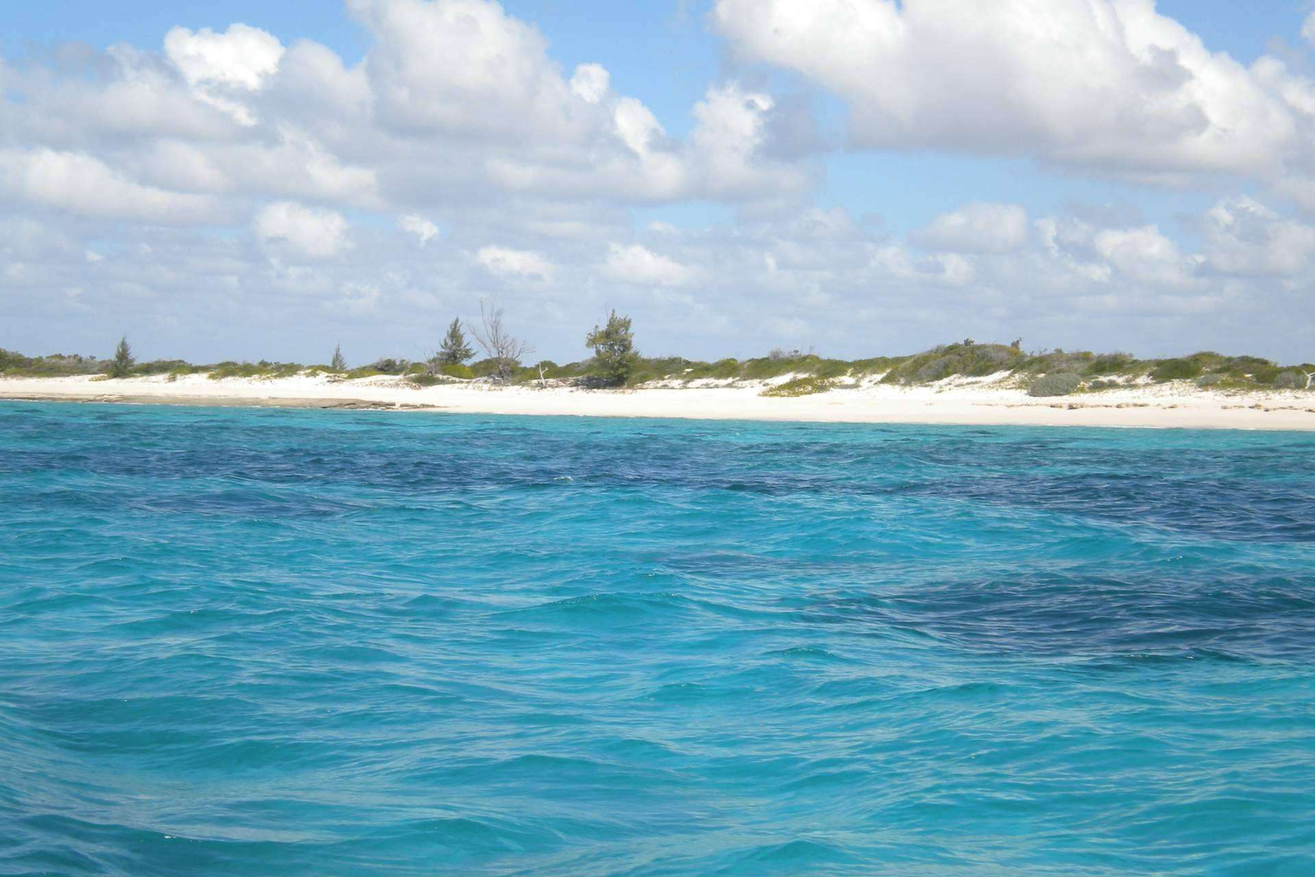 6 playas escondidas para visitar este verano