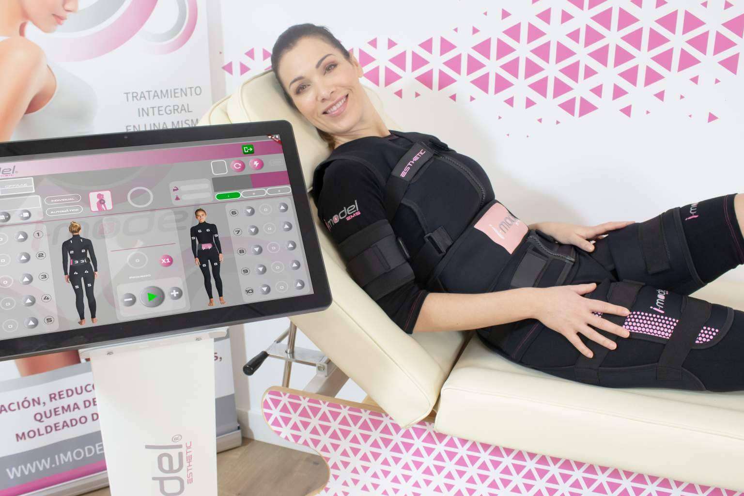 La tecnología EMS de I-Model Esthetic fortalece toda la musculatura, quema la grasa y 25 minutos, sin esfuerzo, equivalen a un entrenamiento de alta intensidad en el gimnasio