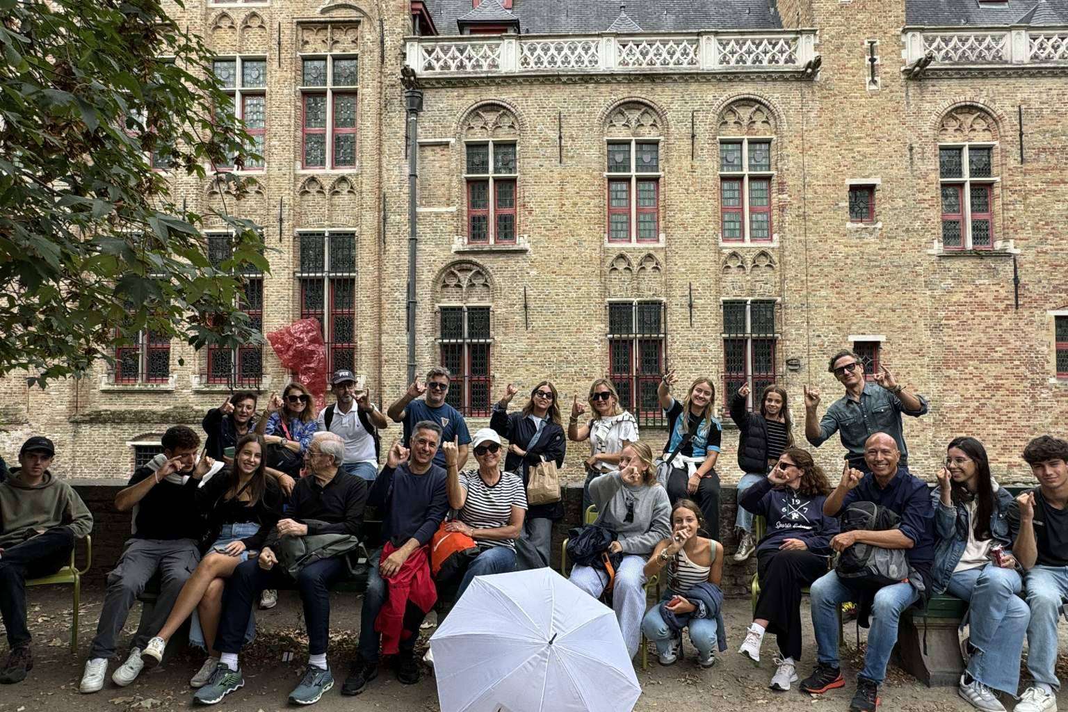 Descubrir la Magia de Brujas, Gante y Bruselas con Brujasfreetour