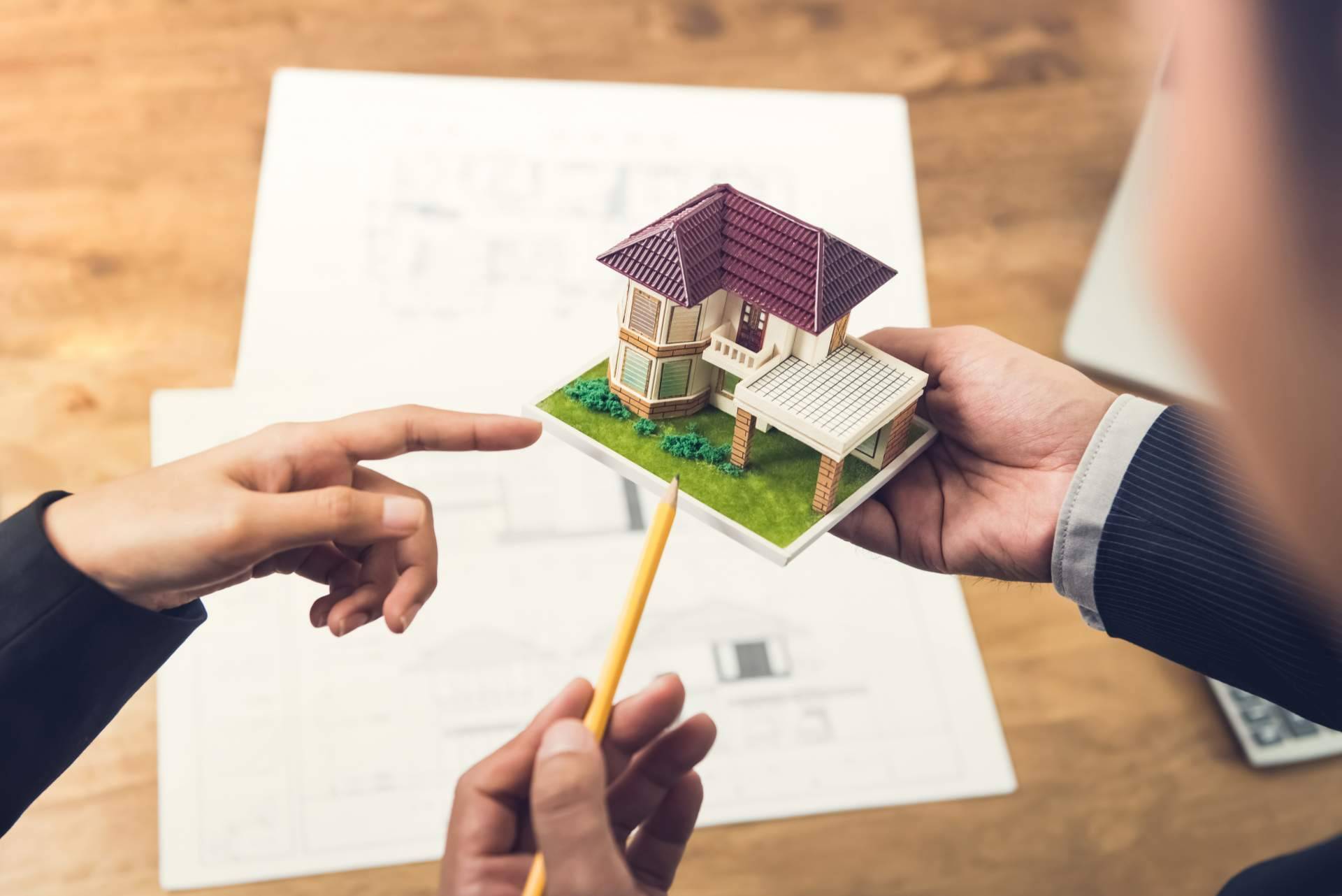 Claves Fundamentales para una Compraventa de Propiedad Exitosa; Consejos de Asesores Expertos.