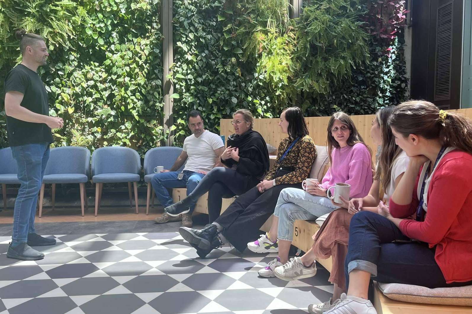 Un equipo está revolucionando el team building con su innovadora propuesta; En Escena Coaching