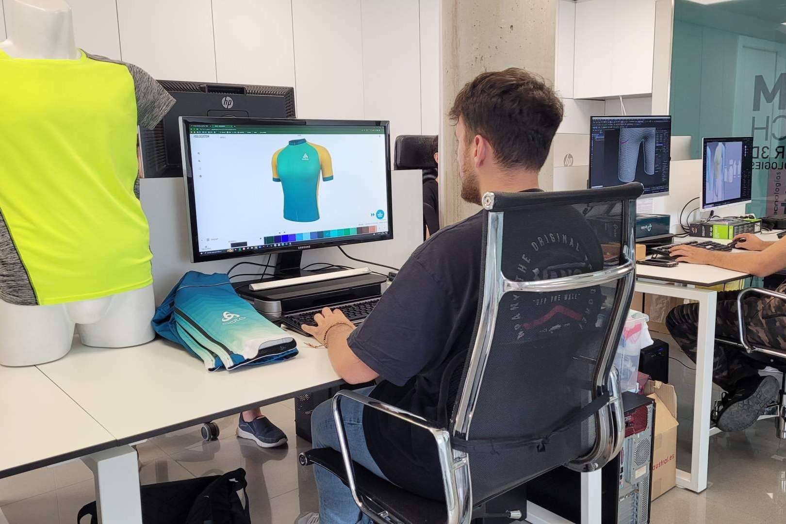 DIMTECH 3D revoluciona la personalización en ropa deportiva, calzado y productos de lujo
