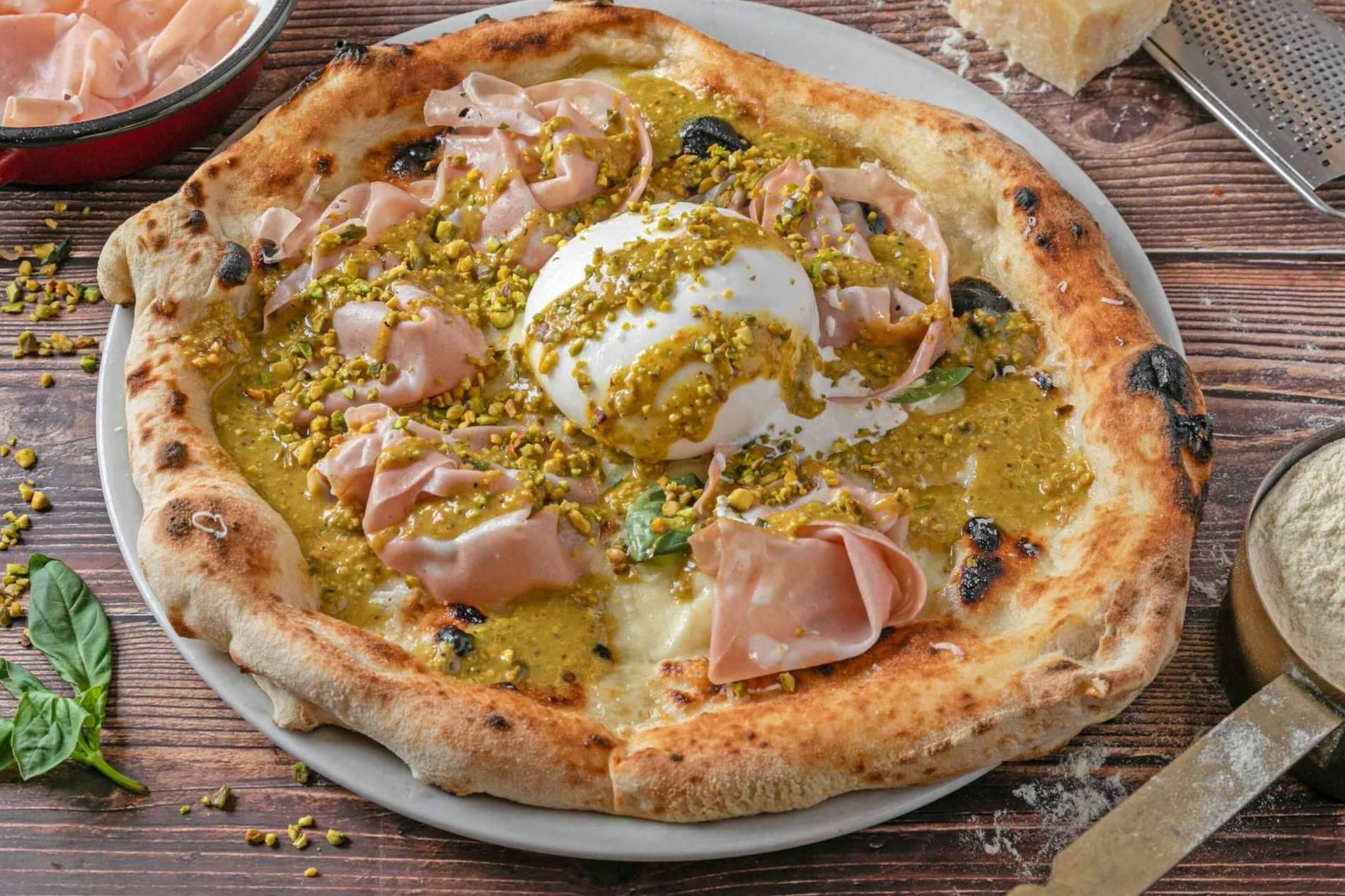 La pizza burrata de Spaccanapoli, un imprescindible en Barcelona