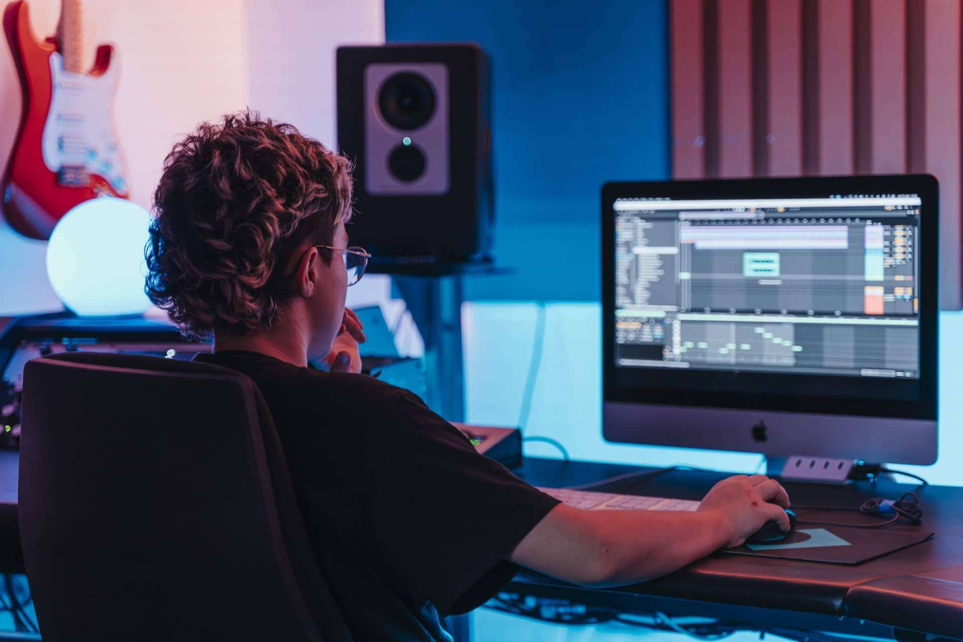 Los nuevos retos del productor musical en 2025; adaptación, tecnología y autenticidad