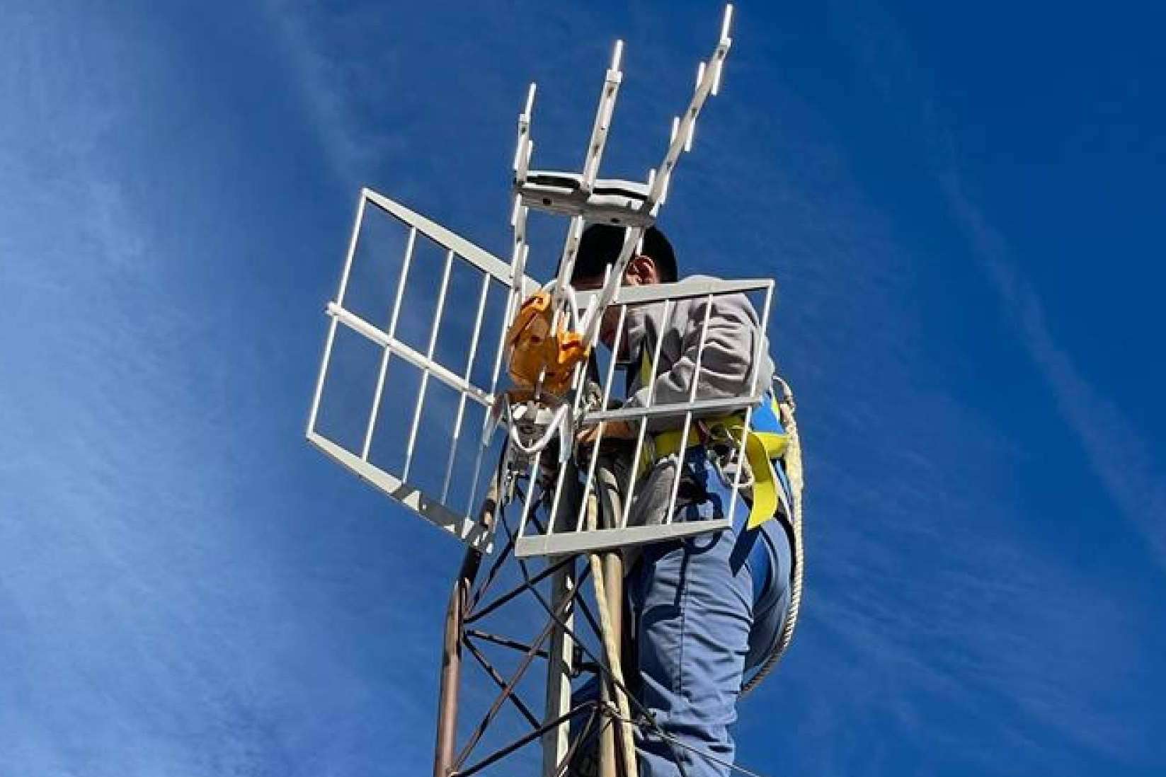 Soluciones integrales en instalación de antenas y antenas parabólicas con Savelec