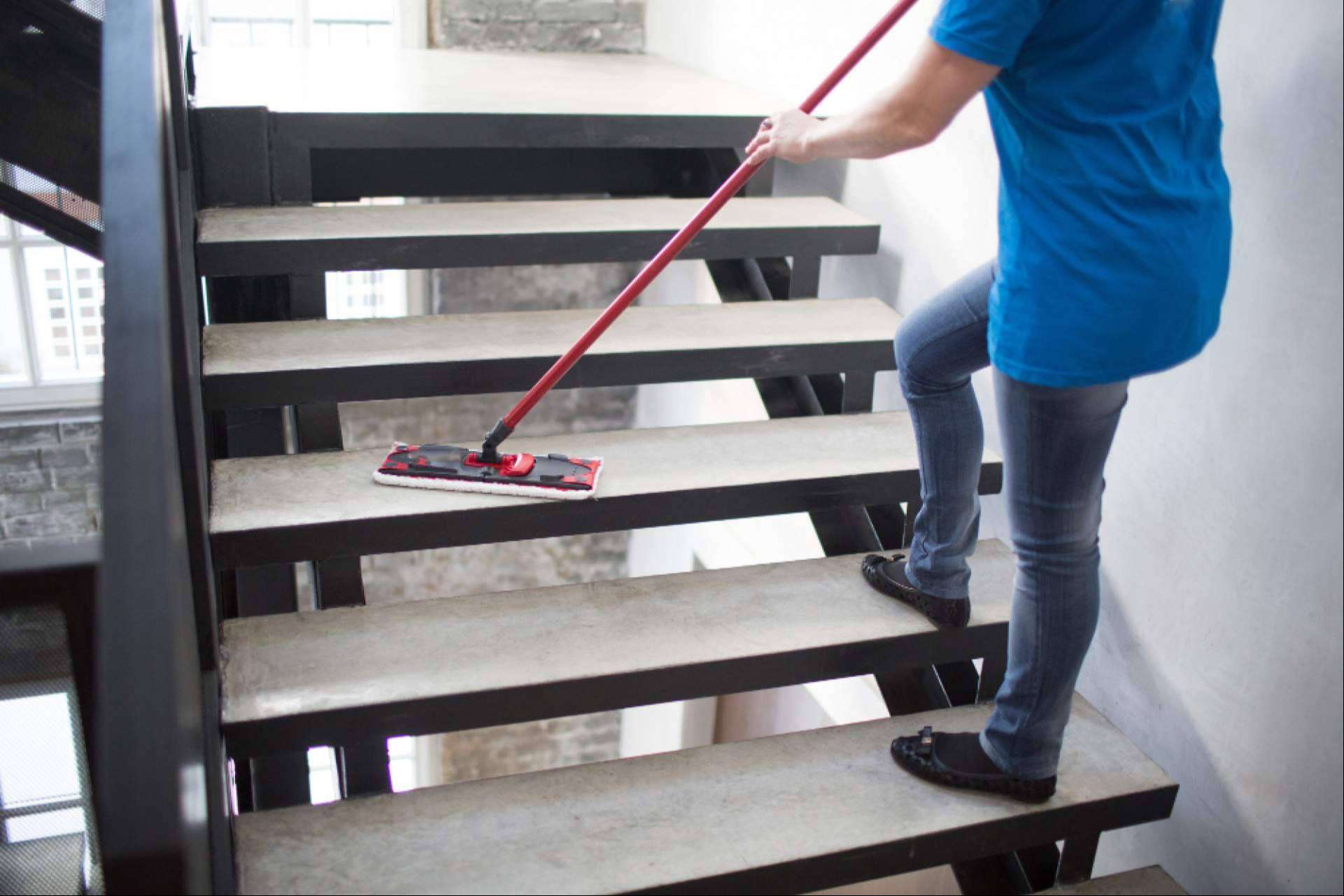 ¿Qué dice ley de la propiedad horizontal sobre la limpieza de escaleras y zonas comunes?
