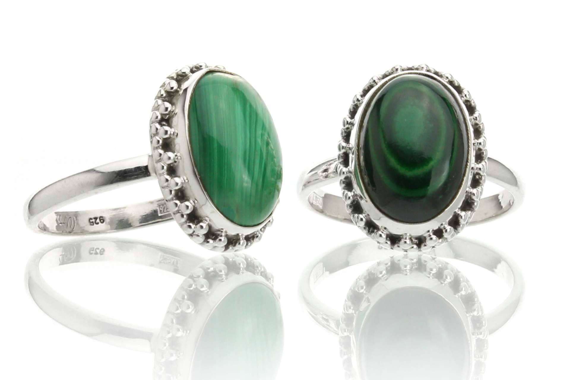 UniArt Minerales ofrece una amplia gama de joyas de plata con piedras naturales