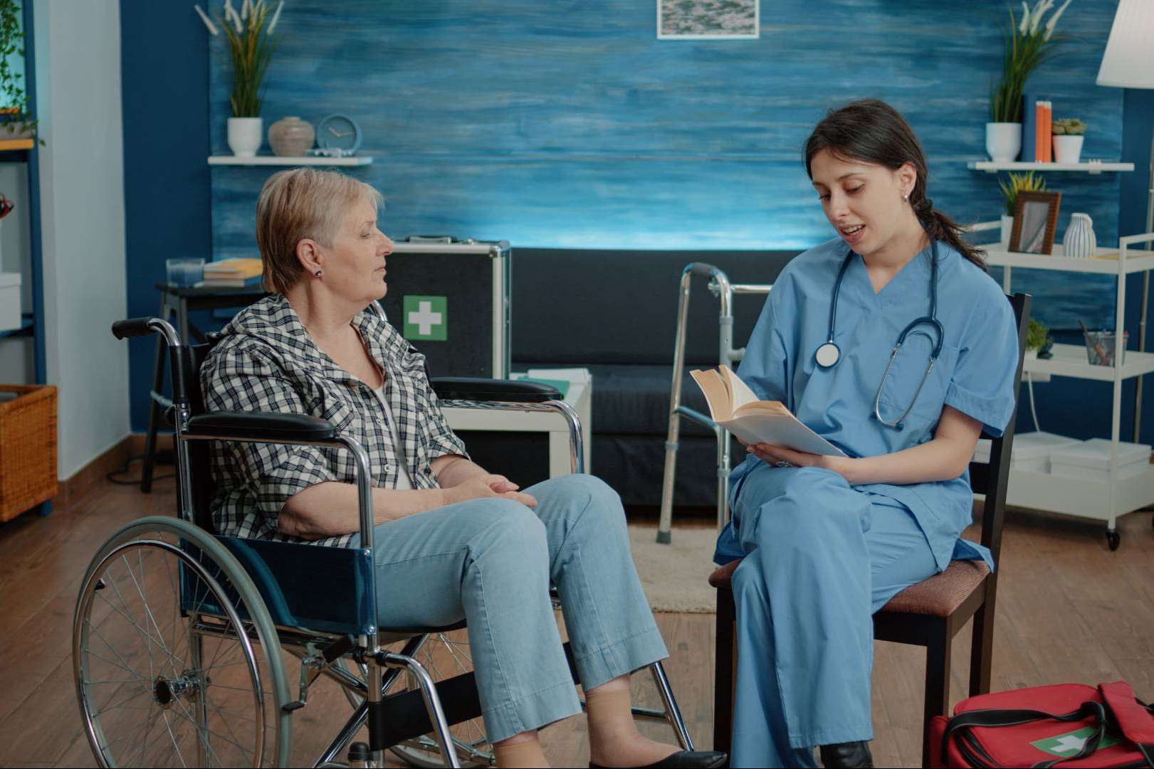 6 claves para saber cómo elegir un centro de día o residencia de ancianos