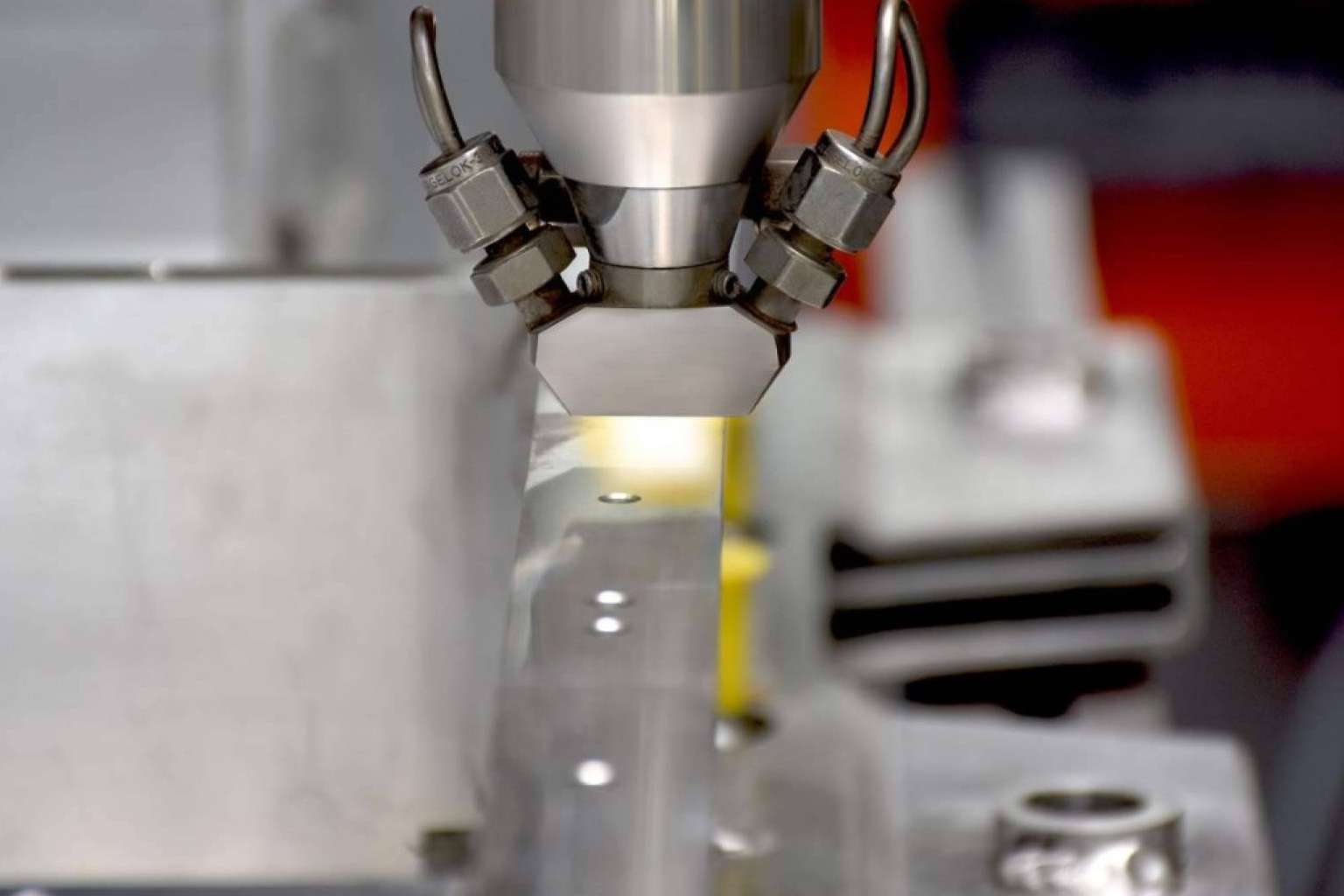 El plasma atmosférico o cuarto estado de la materia y sus aplicaciones en el tratamiento del metal