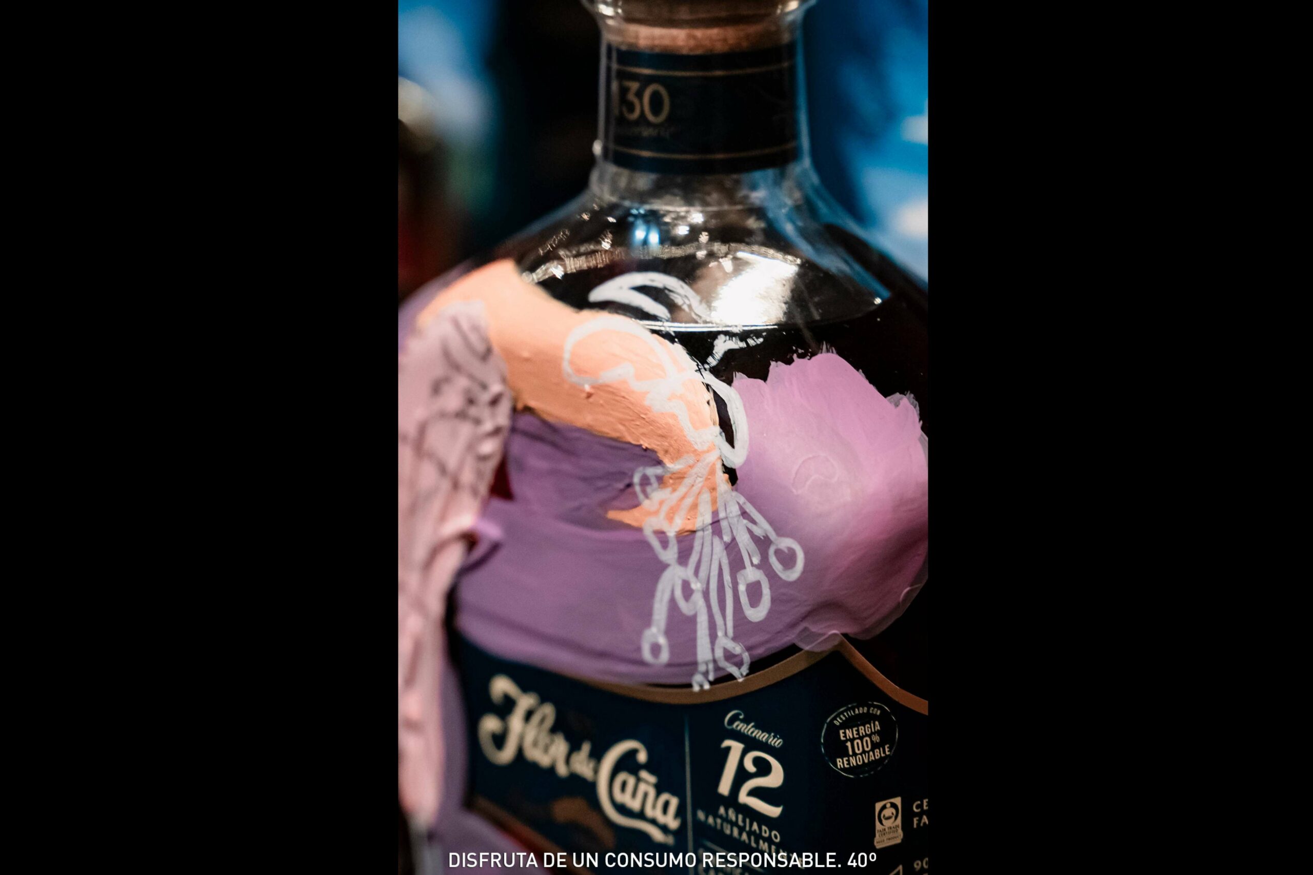 Celebrar a las mamás con arte y ron en la experiencia Paint & Sip de Flor de Caña