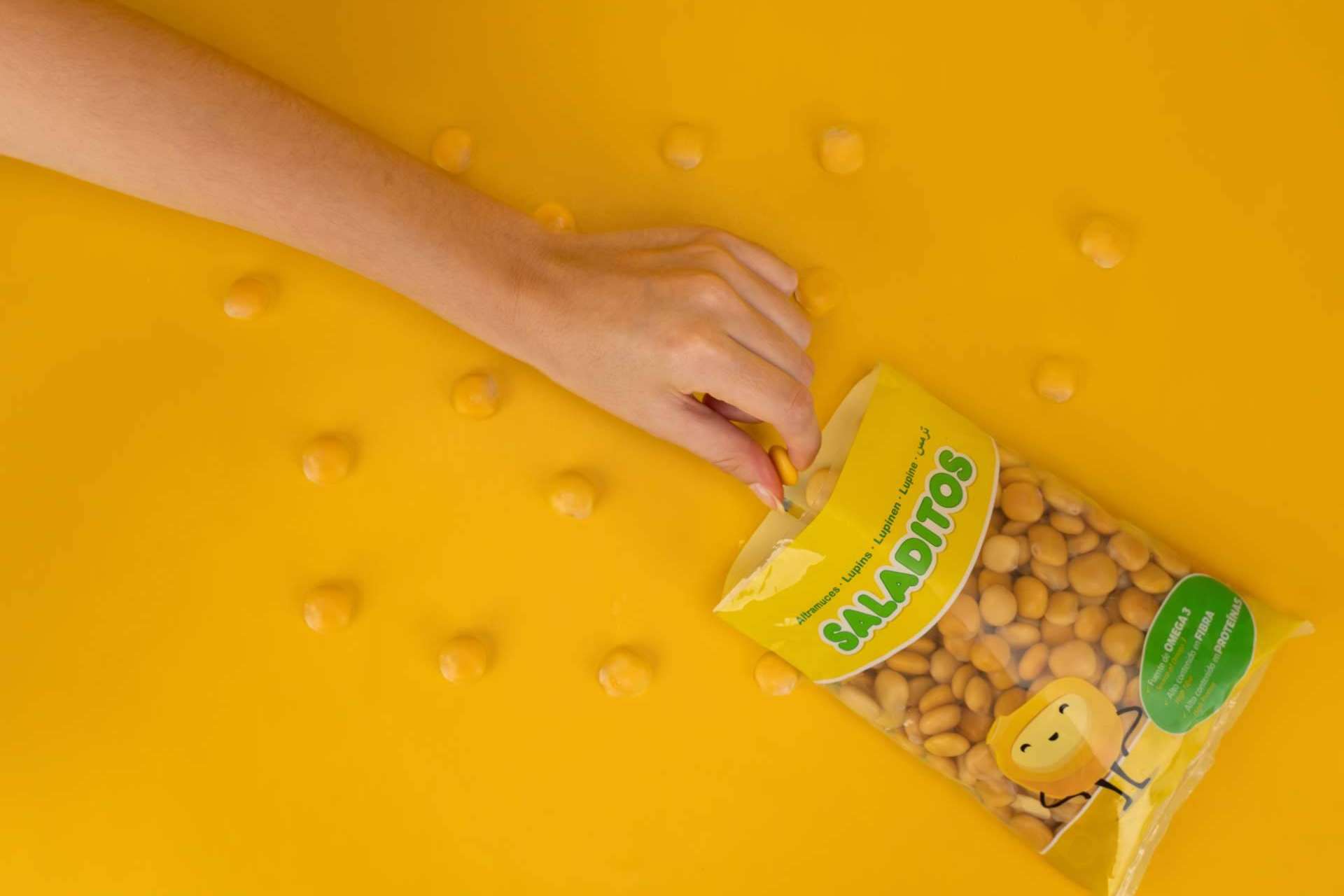 Saladitos ofrece altramuces como snack saludable y tradicional de la dieta mediterránea