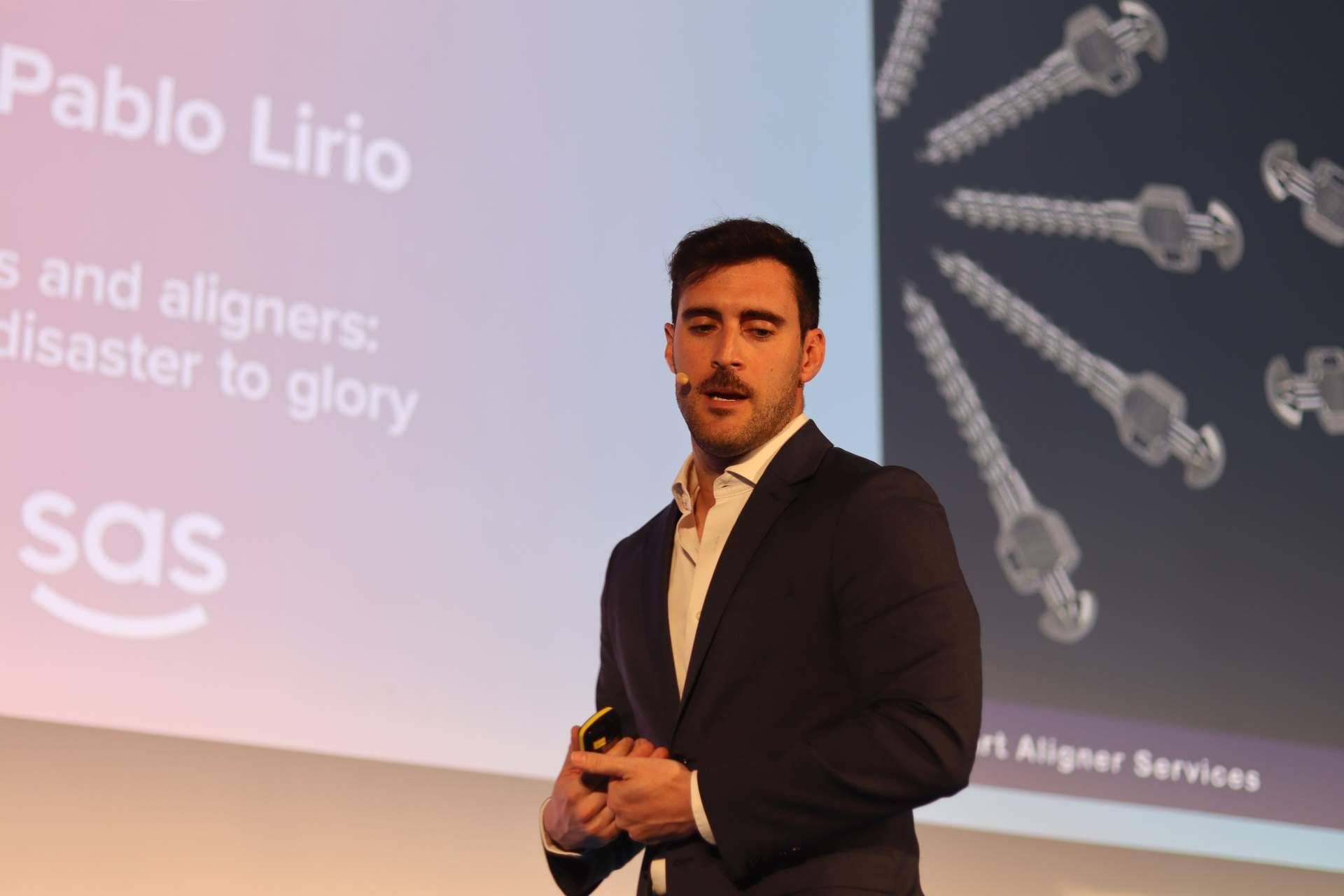 La excelencia formativa en ortodoncia de Smart Aligner Services sobre el escenario de la SEDO Zaragoza