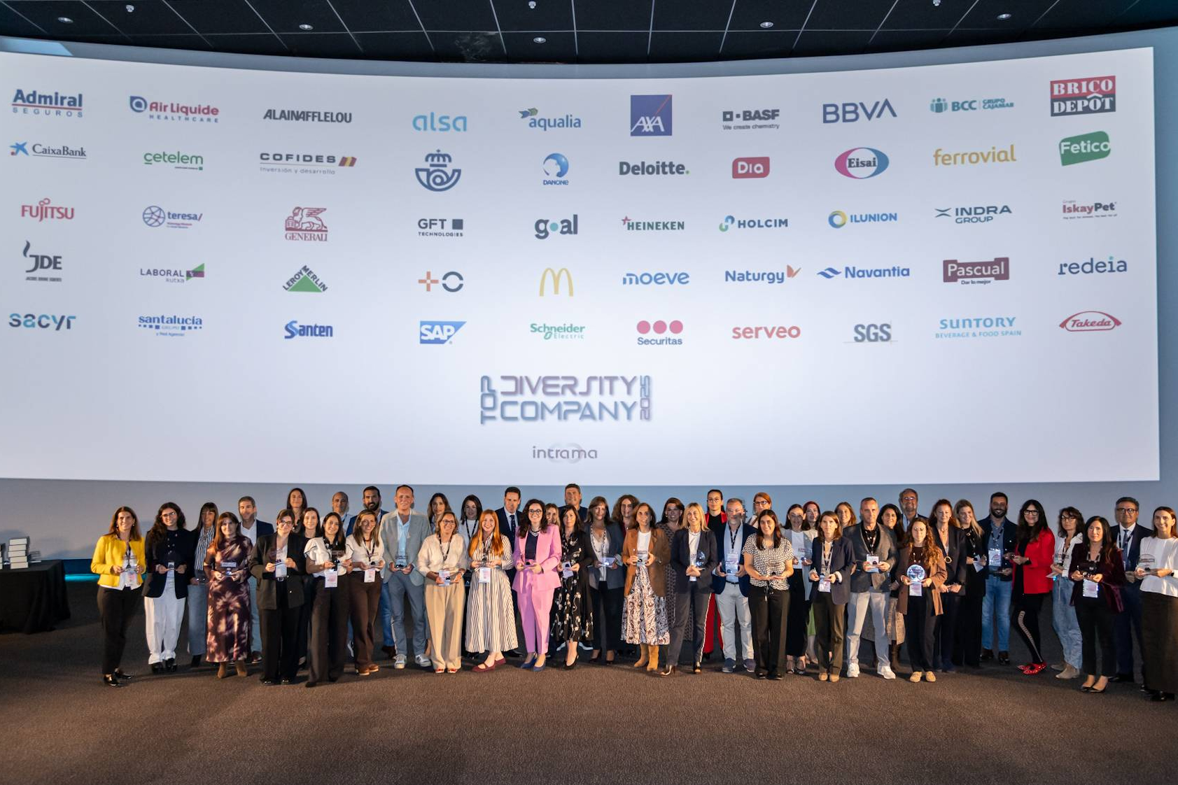INTRAMA presenta el informe Variable DEI que recoge la estrategia corporativa de las TOP DIVERSITY COMPANY