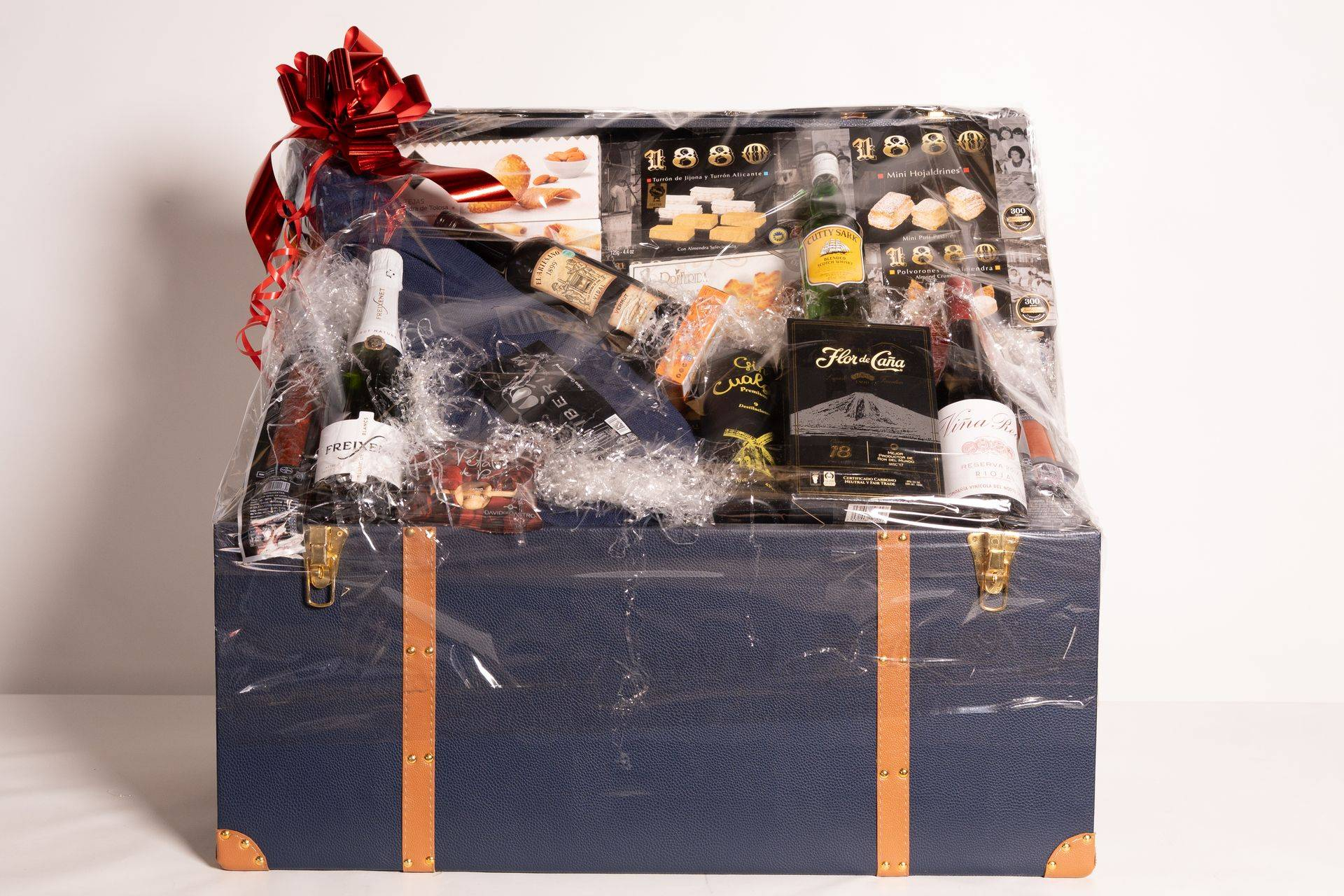 Los trabajadores españoles prefieren regalos físicos y las cestas de Navidad se mantienen en cabeza