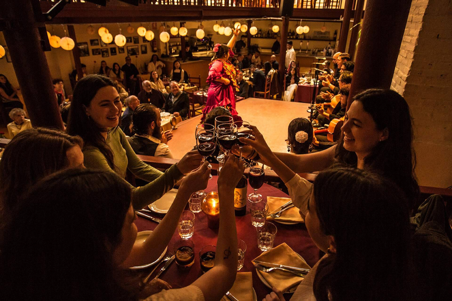 Cena y espectáculo flamenco en Barcelona; el Tablao de Carmen en el Poble Espanyol