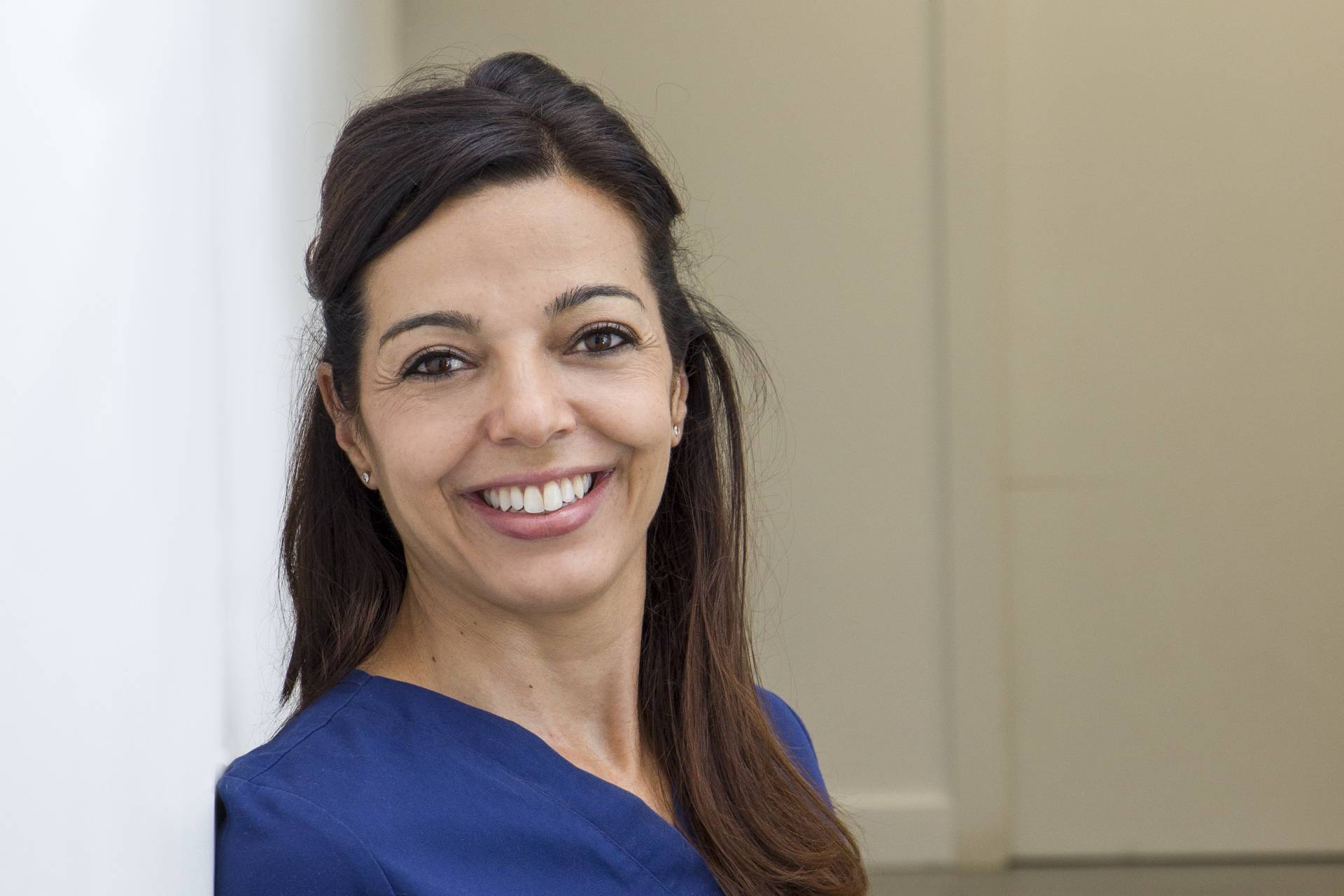 La Dra. Fernández Guarino lanza una guía visual para resolver desde casa los problemas más comunes de la piel