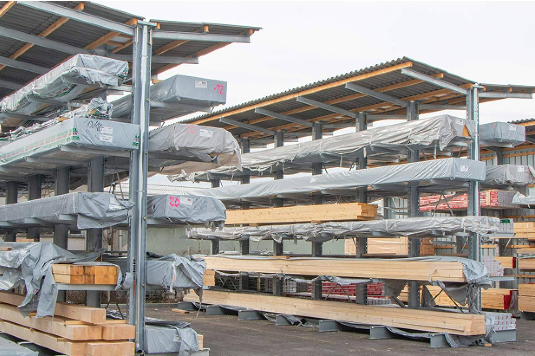 El papel de las estanterías cantilever en la evolución de la logística industrial española